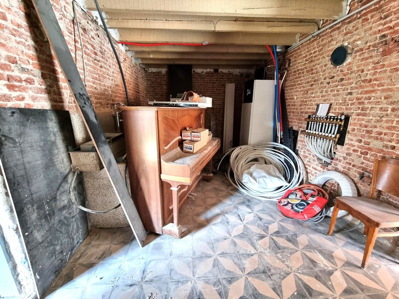 Zeer ruime woning op 10a78ca met 309m² bewoonbare opp, 5 slks, 2 badkamers. foto 8