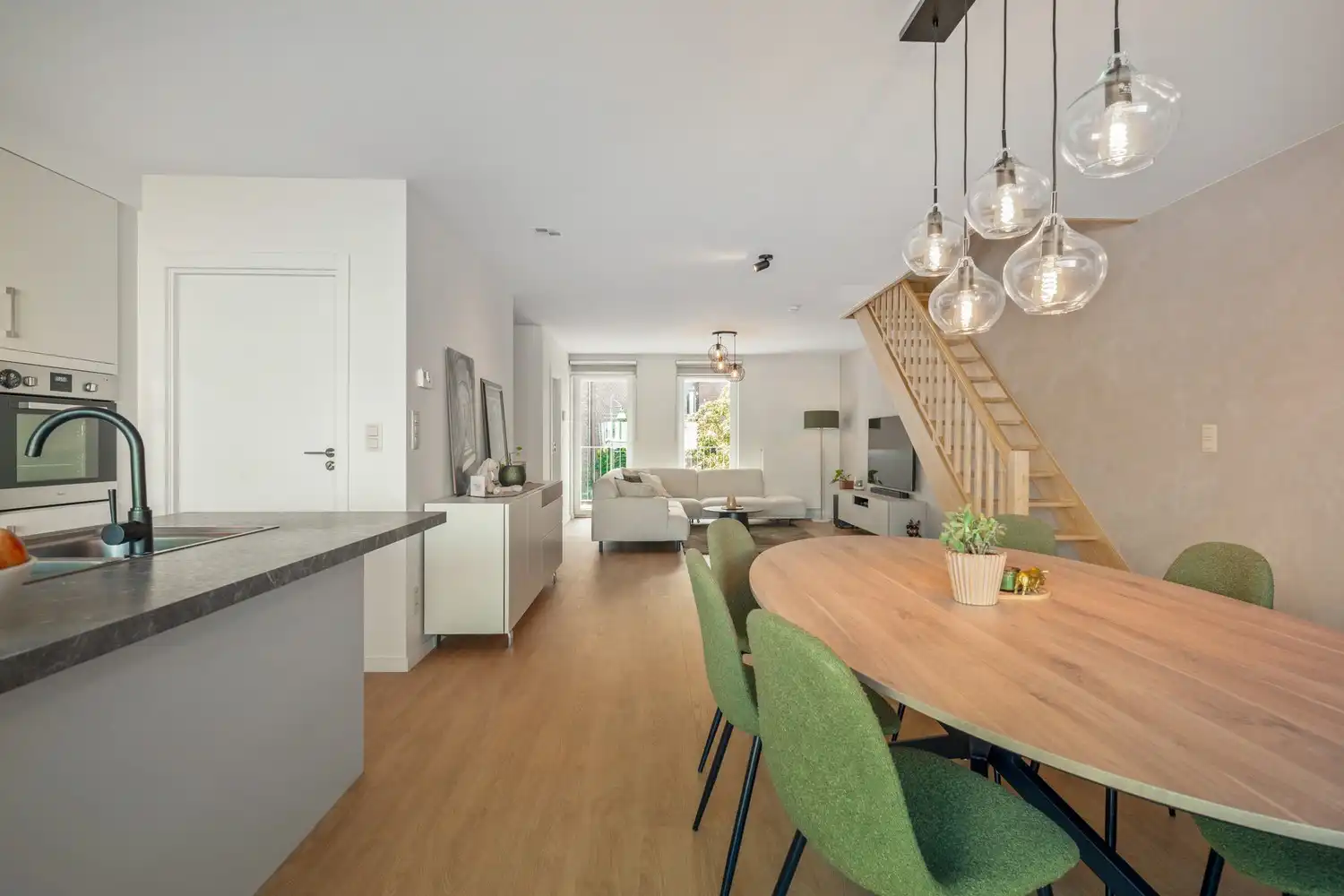 Recent ruim duplex appartement met 2 slpkrs en terras te Schriek foto 9