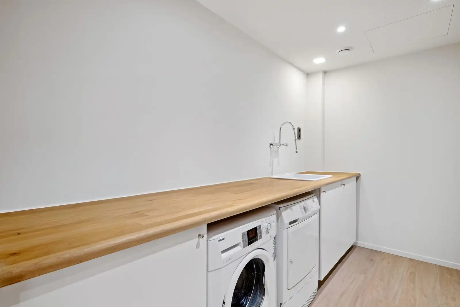 Luxueuze penthouse met zonovergoten terrassen pal aan zee! foto 16