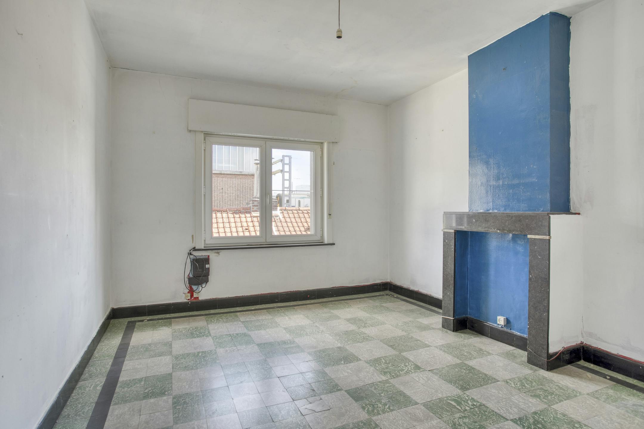 Te renoveren huis met 2 slaapkamers te koop in Kortrijk!  foto 6