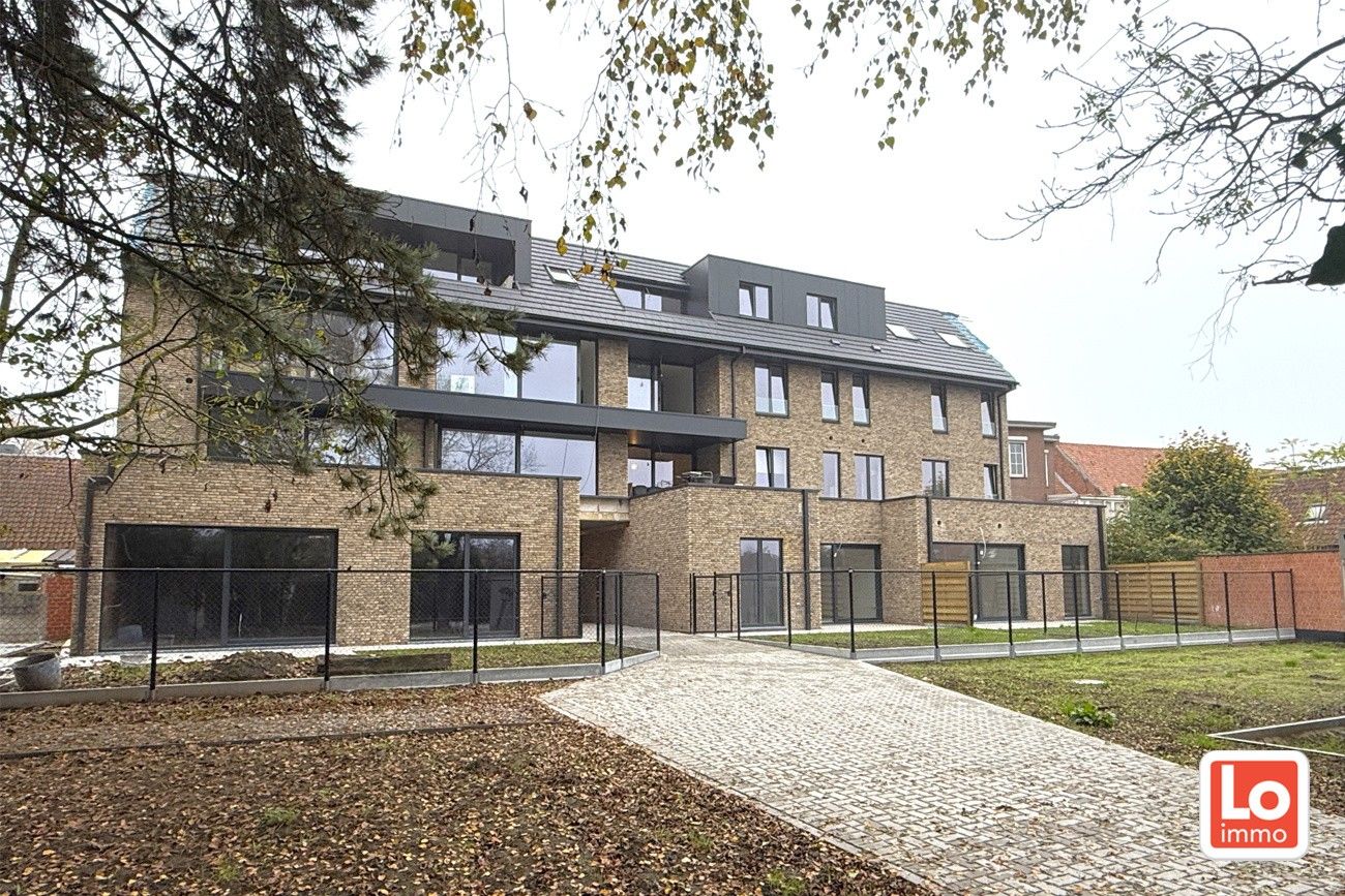 Prachtig dakappartement met 2slpks en ruim terras foto {{pictureIndex}}