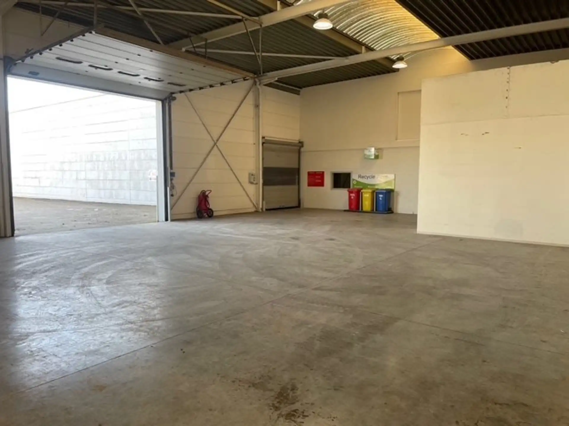 MULTIFUNCTIONEEL BEDRIJFSGEBOUW foto 9