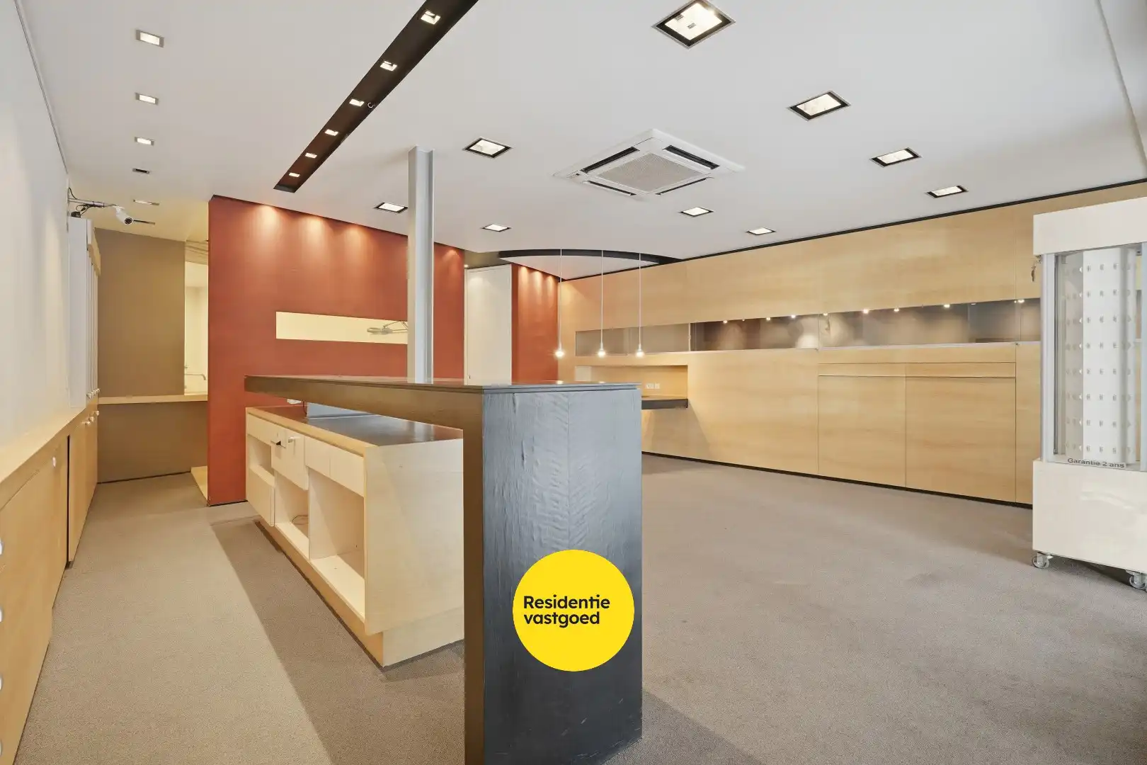 Multifunctionele woning met handelsruimte in hartje Veurne. foto 11