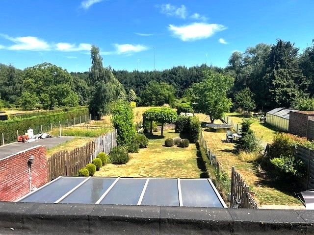 Aangename HOB, met grote tuin en parking foto 16