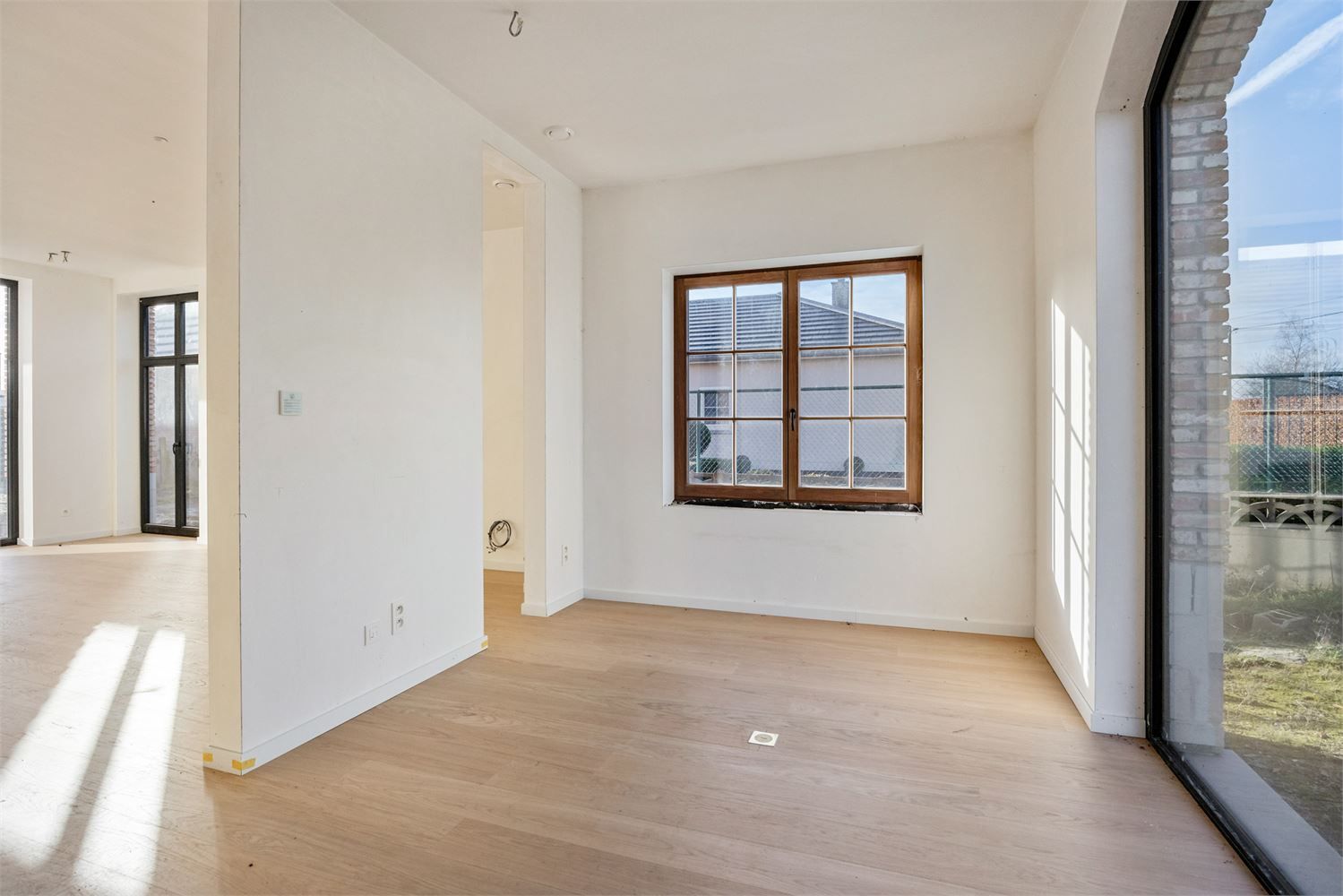IDEALIS VASTGOED - BIJZONDERE WONING OP EEN KNAP PERCEEL VAN 10A 25CA OP RESIDENTIELE LOCATIE! foto 11