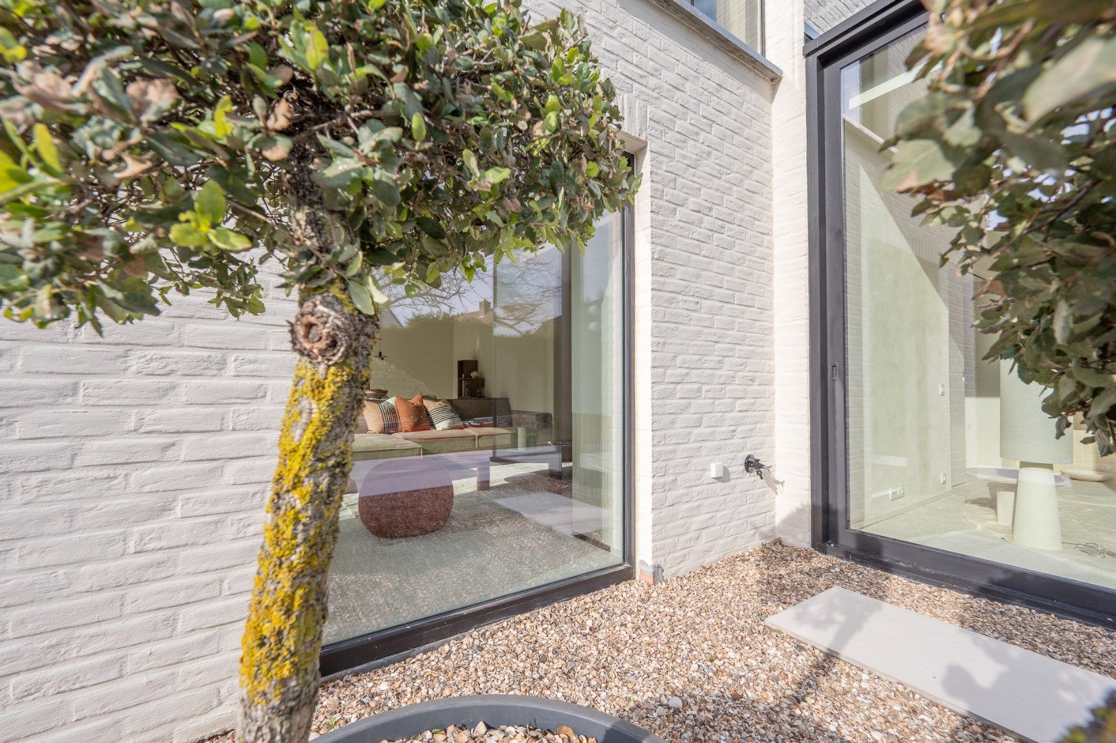 Alleenstaande en luxueus gerenoveerde villa op een rustige en residentiële ligging in Knokke foto 25