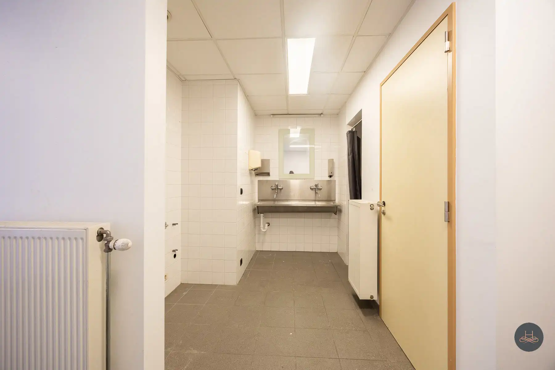 Nieuwbouw KMO-unit met kantoorruimte! foto 8