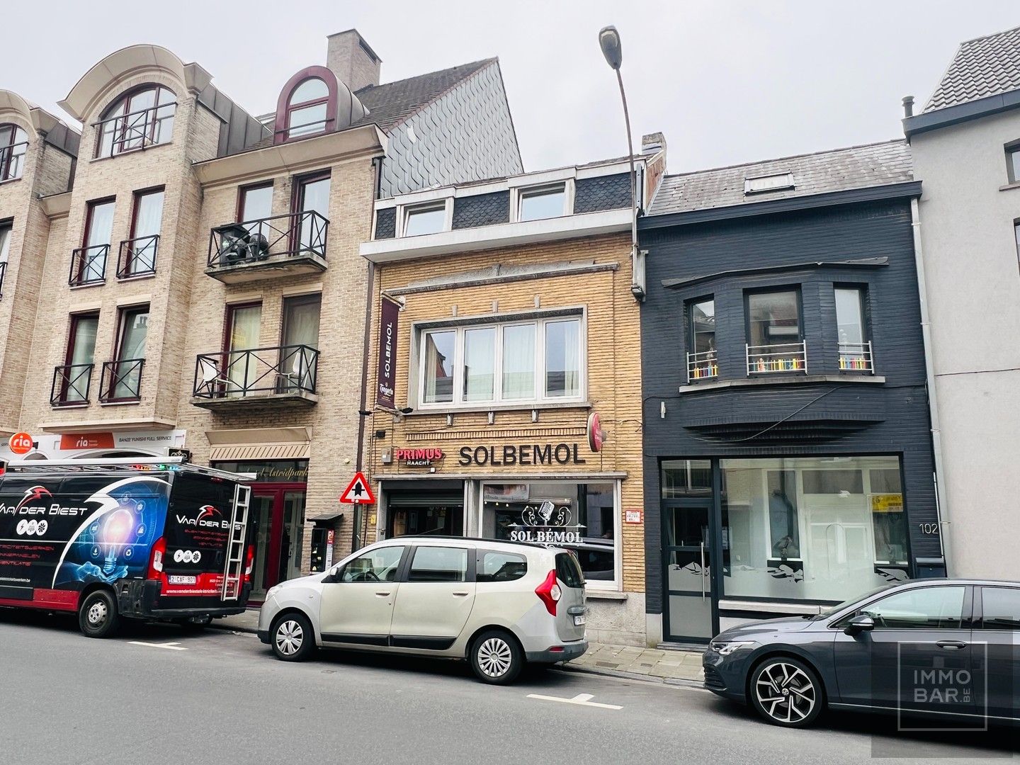 Instapklaar café met woonst te huur in Aalst foto 1
