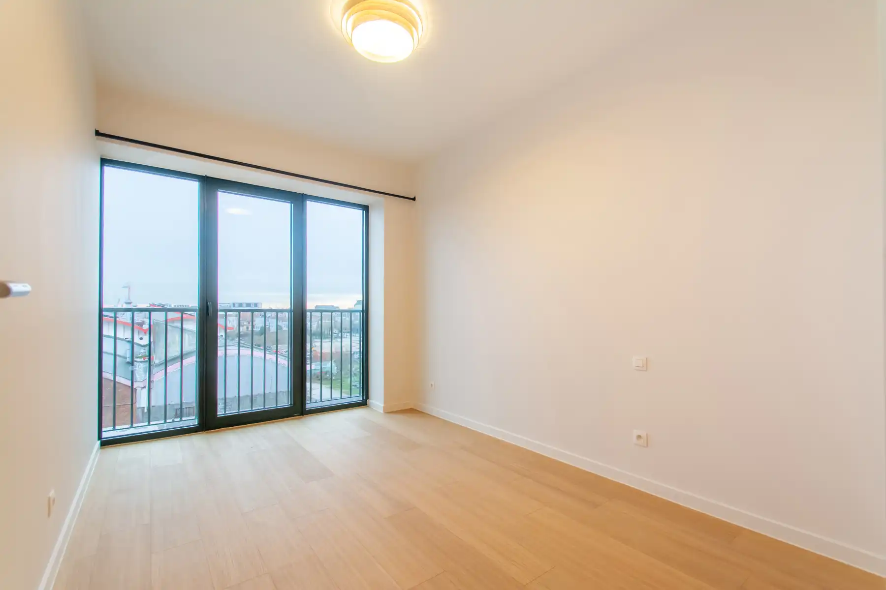 Lichtrijk nieuwbouwappartement met 2 slaapkamers en terras foto 11