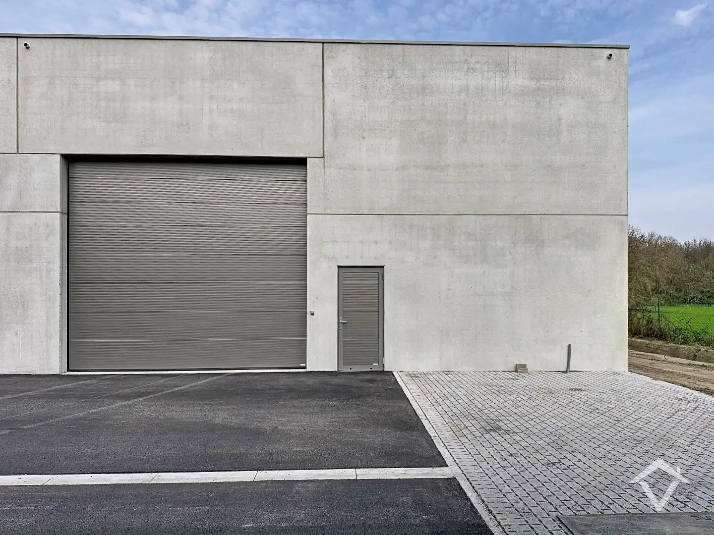 Nieuwbouw loods KMO-UNIT te koop – 256 m² met 1 parkeerplaats inbegrepen op de industriezone te Aartrijke foto 12