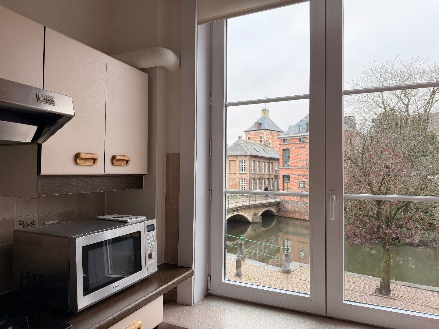 Ruim appartement te huur met 2 slaapkamers op een TOPlocatie te Lier! foto 9