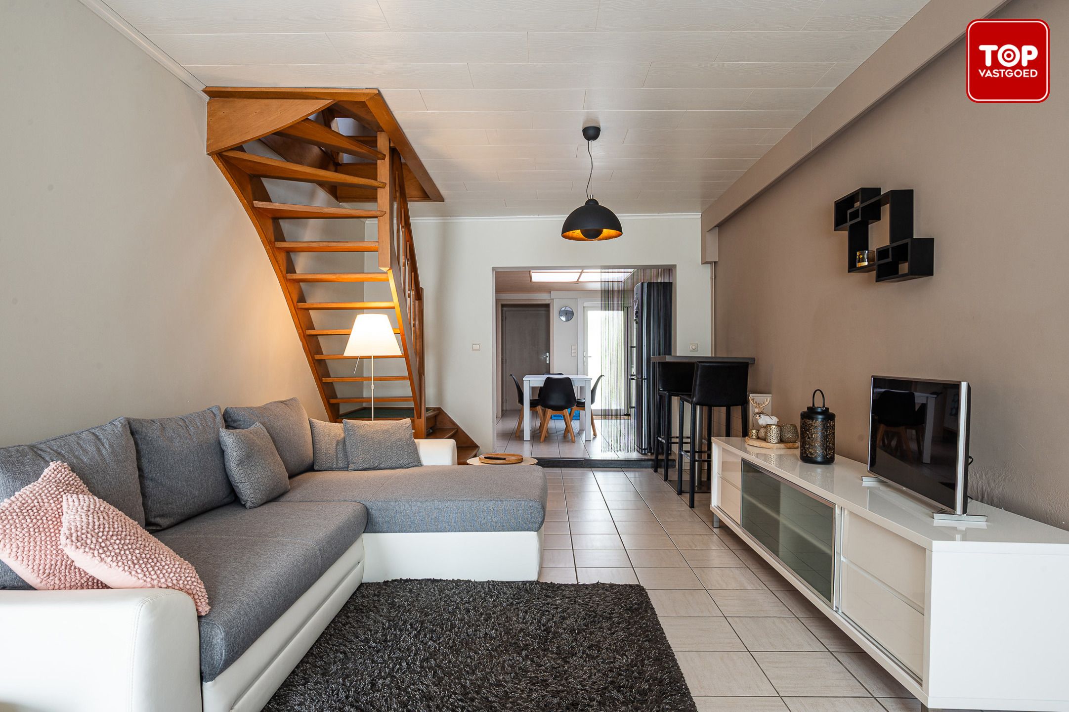 Instapklare woning met 2 slaapkamers en ruime koer in hartje Gentbrugge. foto 3