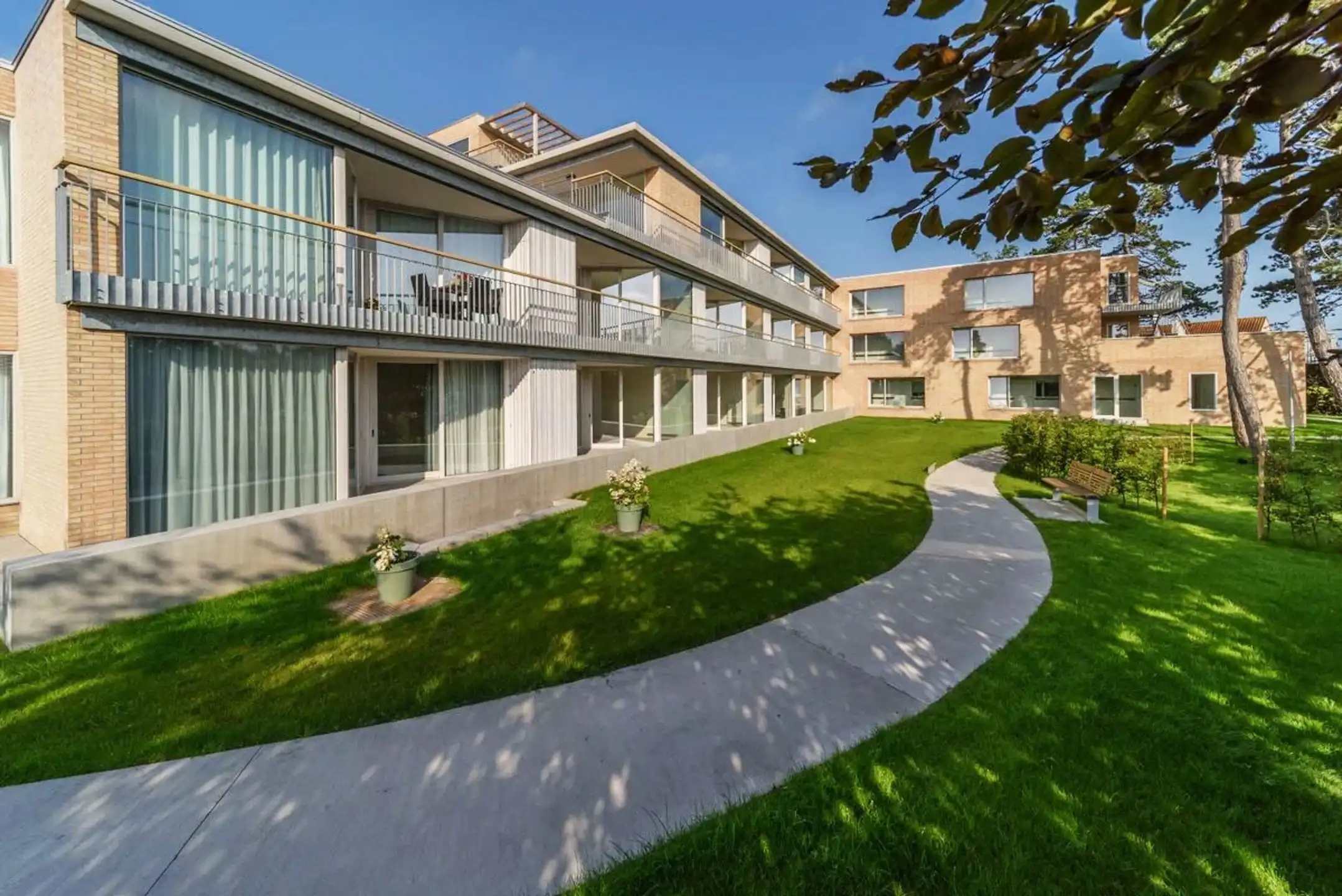 Exclusieve assistentiewoning in het hart van Oostduinkerke foto 12