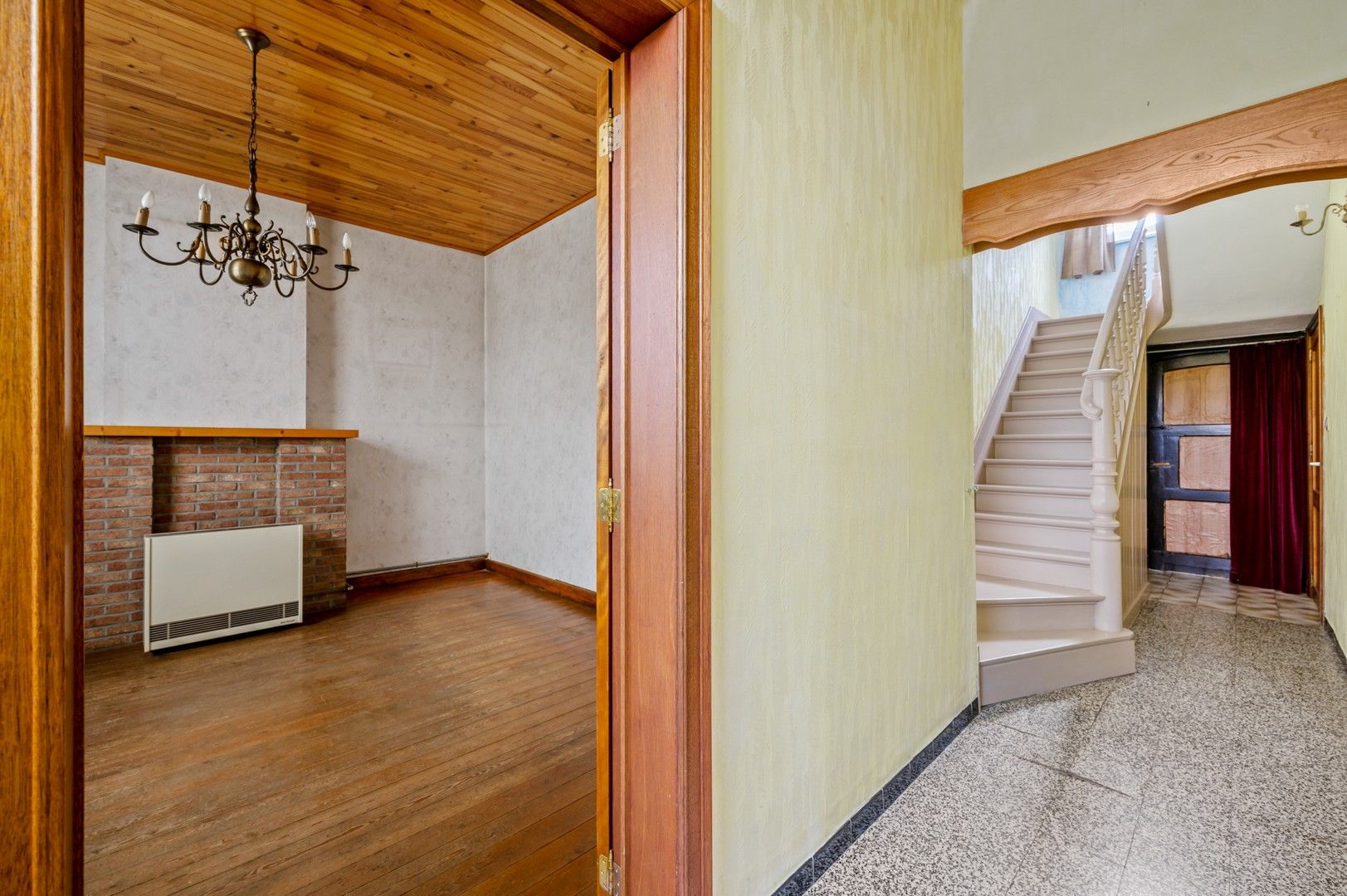 Te renoveren charmante woning in de dorpskern van Westmeerbeek! foto 10