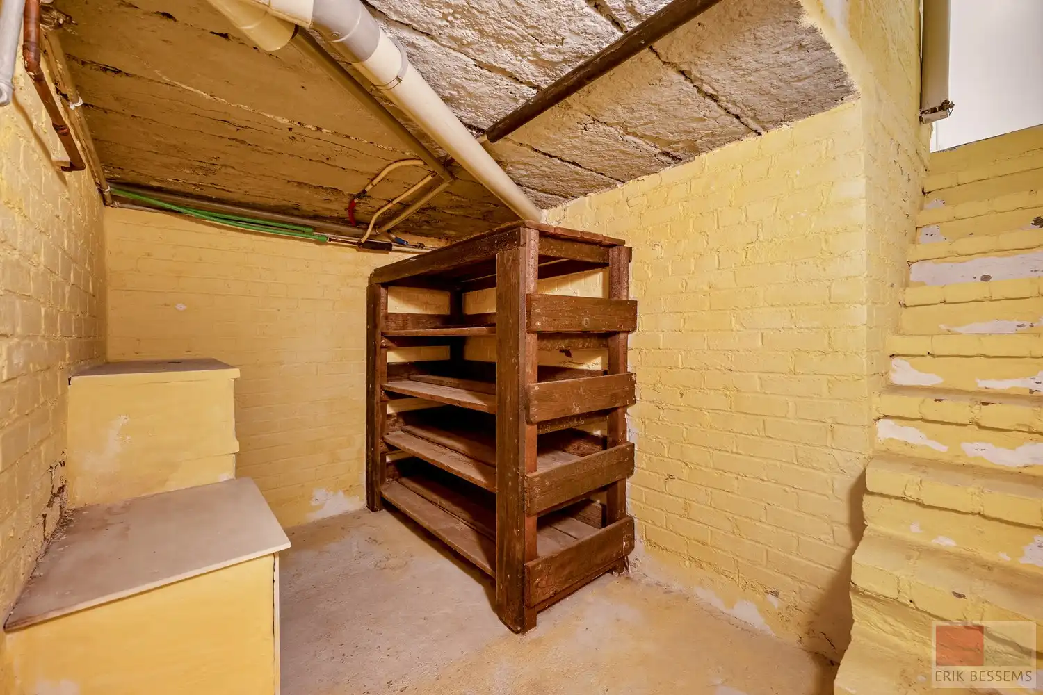 Leuke te renoveren halfopen bebouwing met potentieel en 3 ruime slaapkamers. foto 16