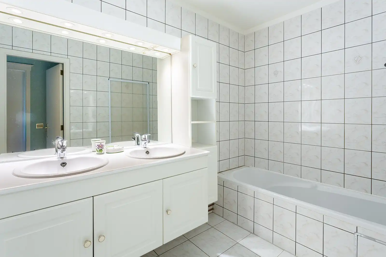 Ruim appartement met 2 slaapkamers, 2 terrassen en garage foto 19