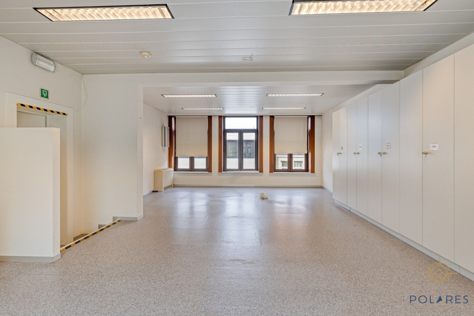 Zeer groot kantoorpand in de winkelstraat van Vilvoorde foto 21