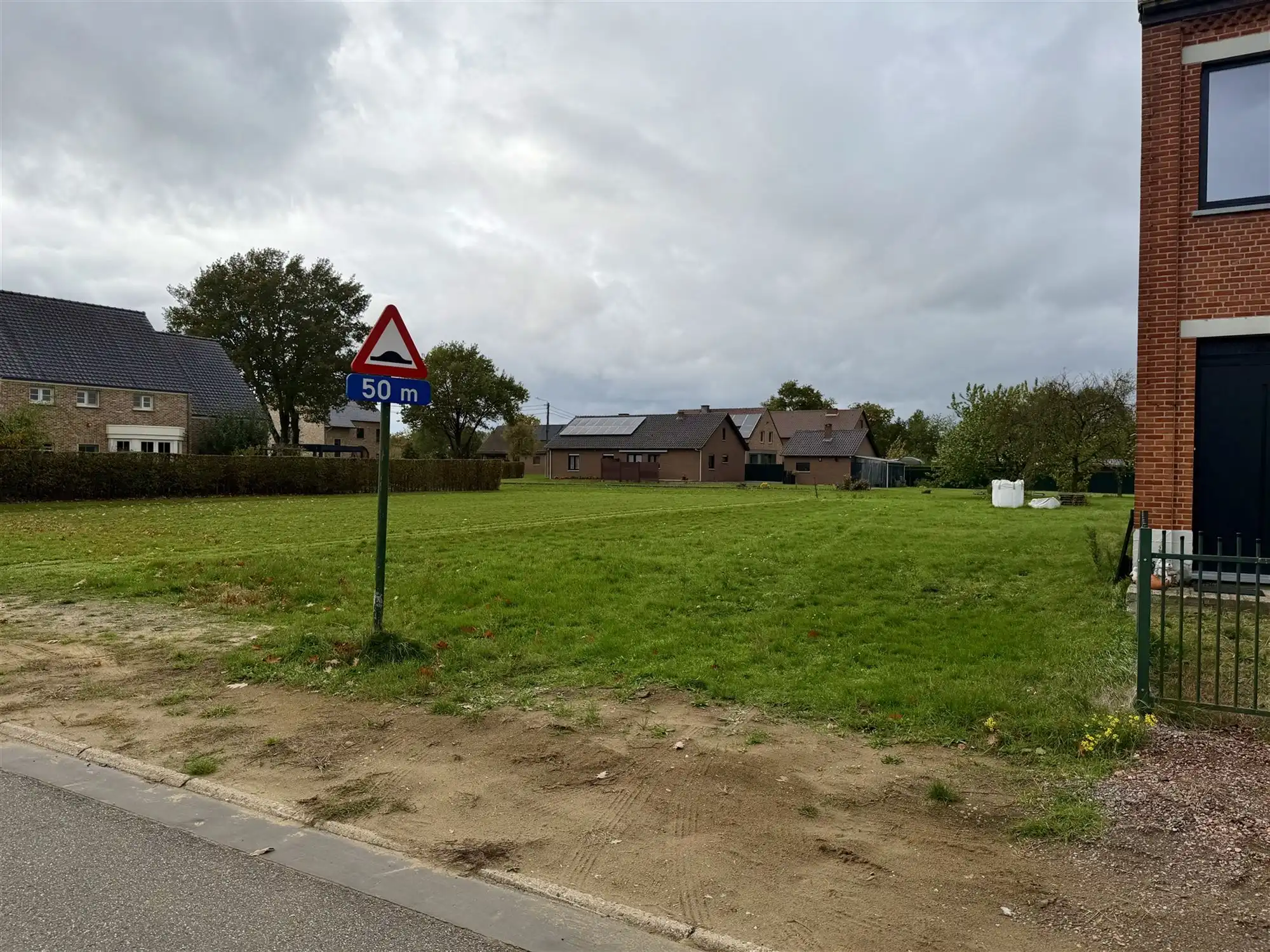 RUIM PERCEEL VOOR HALF OPEN BEBOUWING OP RUSTIGE LIGGING IN GENK foto 5