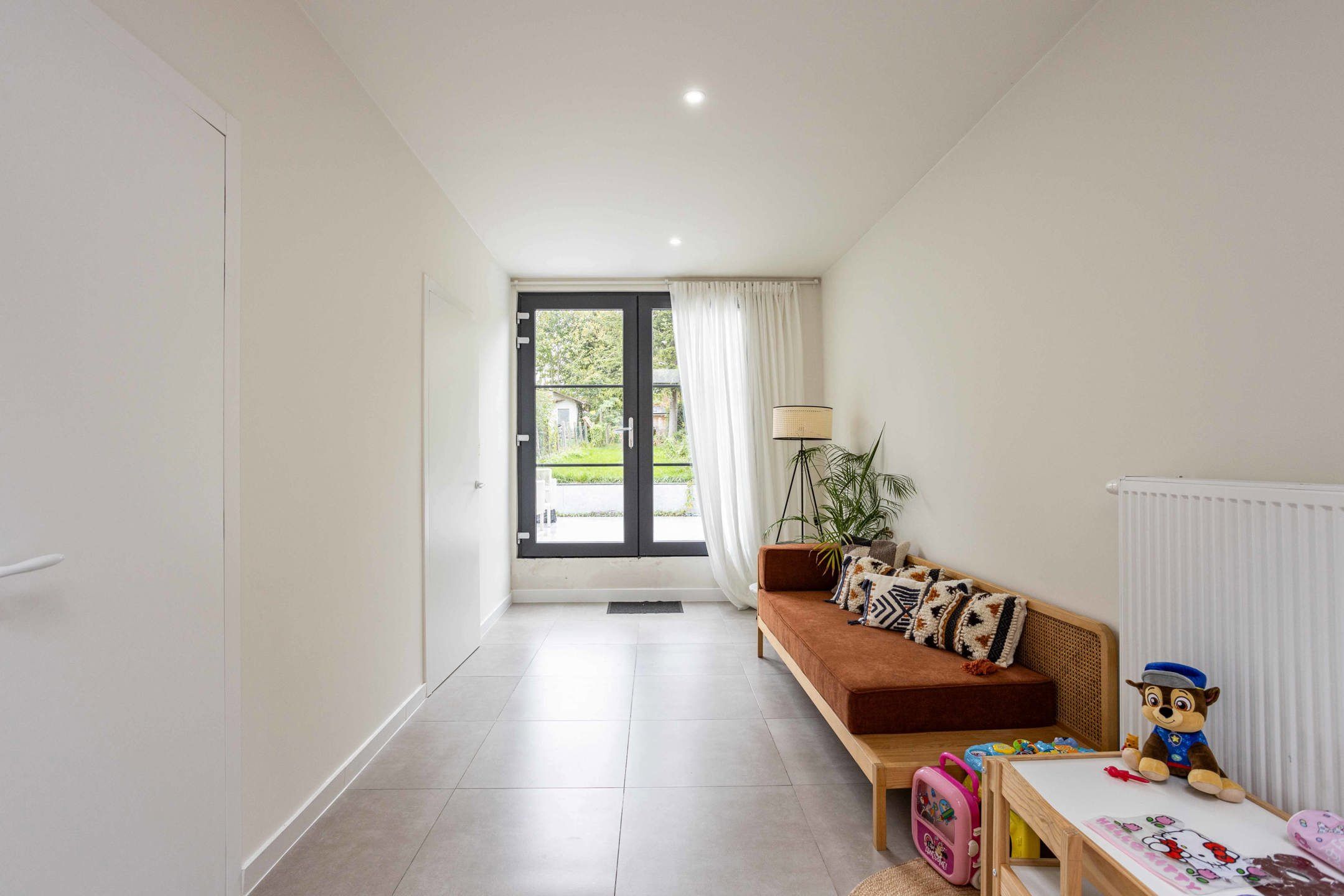 Volledig gerenoveerde, stijlvolle ruime woning foto 9