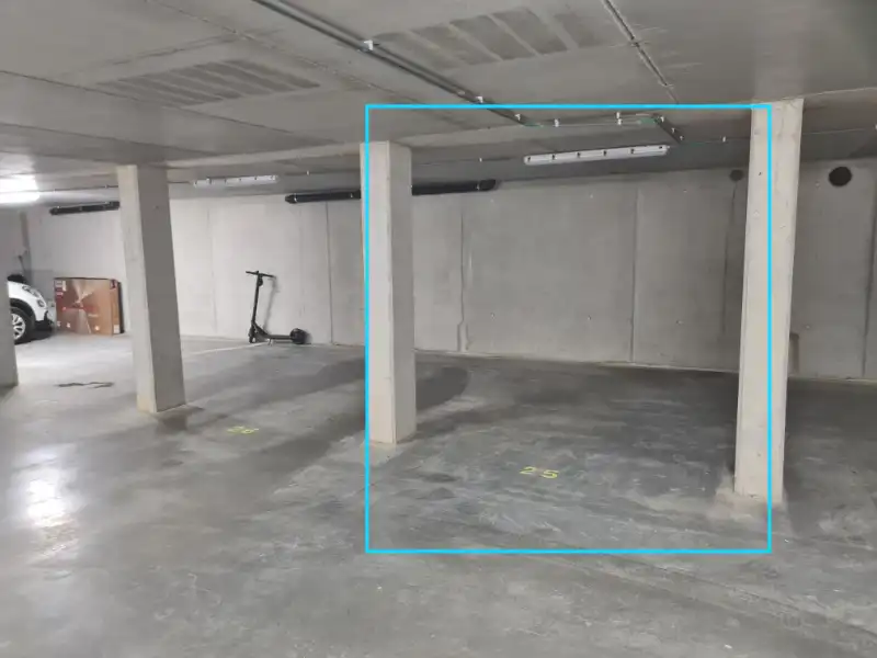 ONDERGRONDSE AUTOSTAANPLAATS TE HUUR IN WIPPELGEM foto {{pictureIndex}}