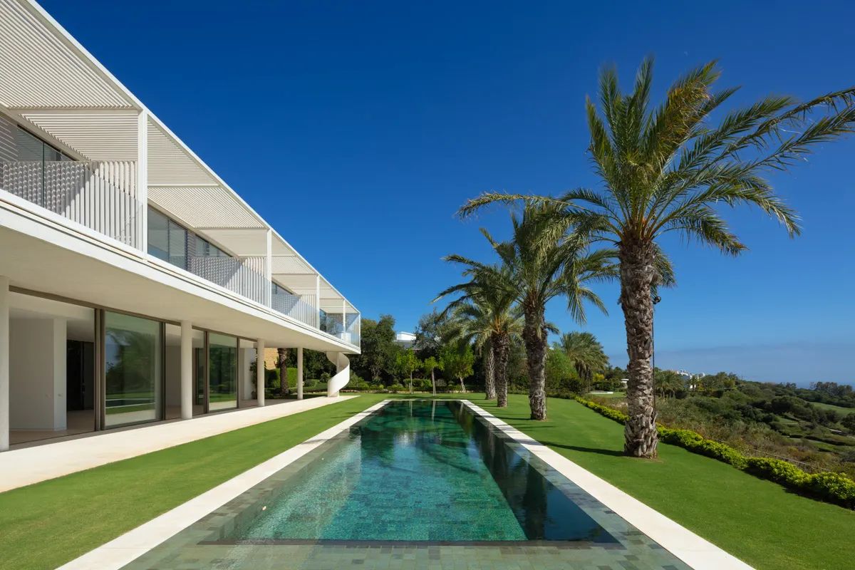 Adembenemende luxe villa met panoramisch uitzicht in exclusief golfresort foto 13