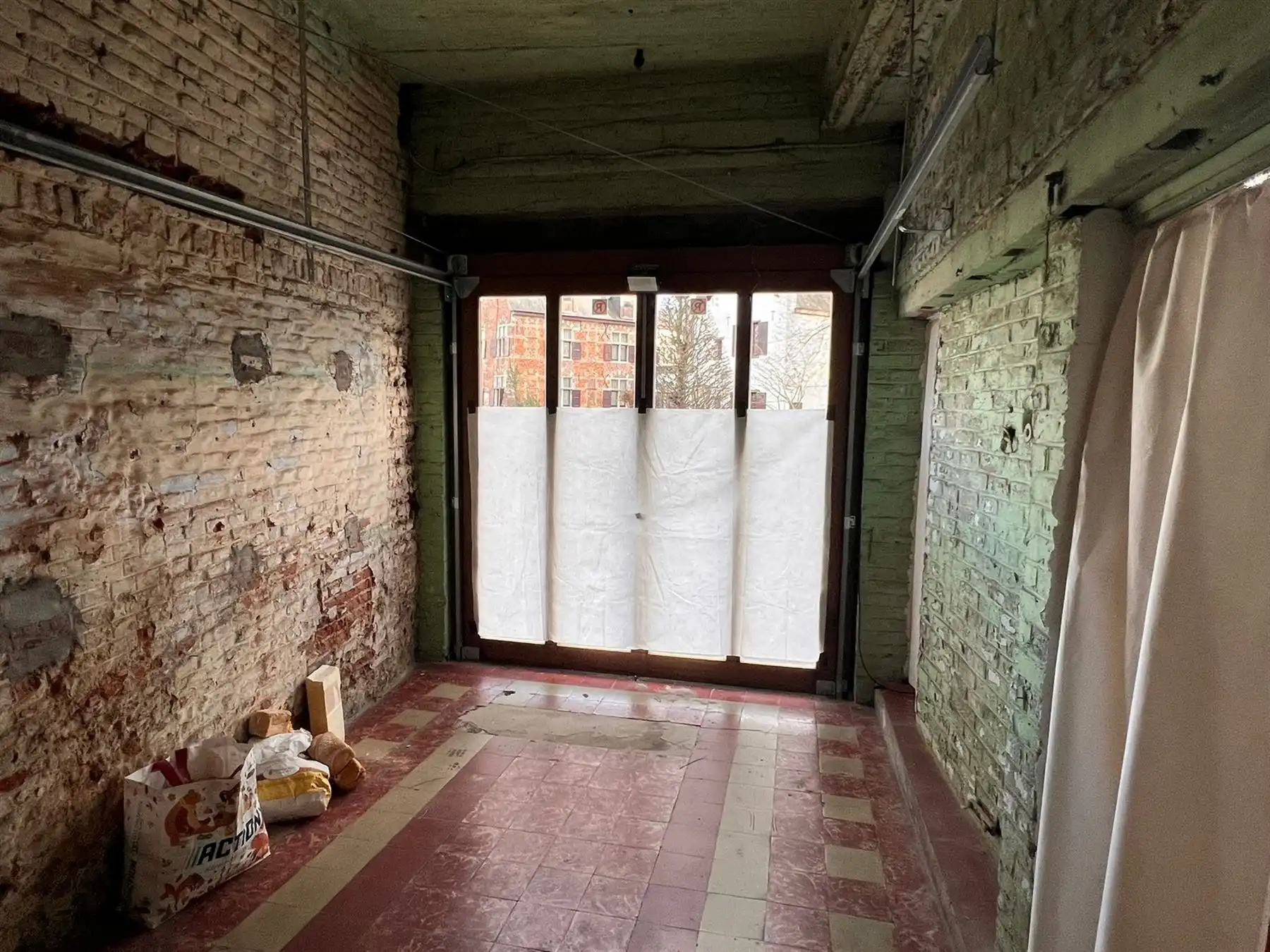 Karaktervol gerenoveerd burgerhuis met atelier foto 12