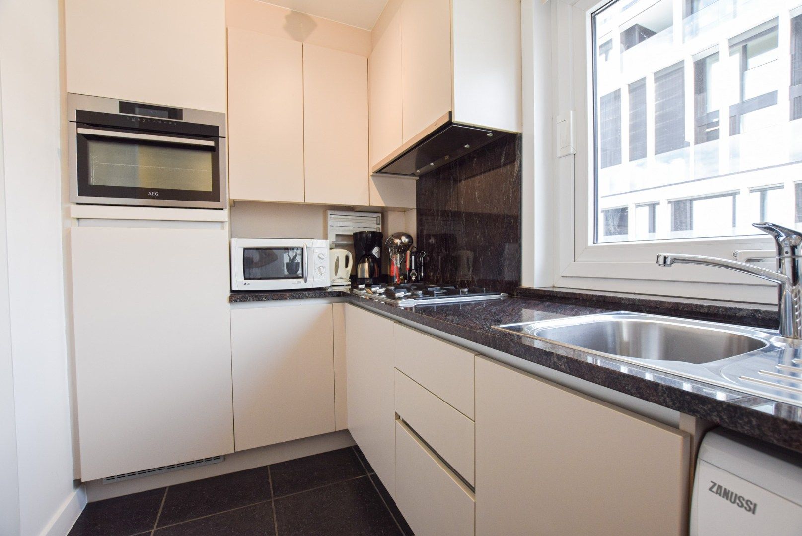 Gerenoveerd en gemeubeld appartement met zeezicht in Nieuwpoort Bad – ideaal als tweede verblijf én investering foto 10