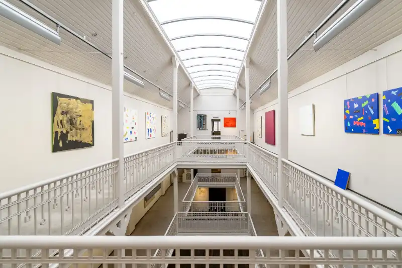 Galerij met authenieke woning! foto 8