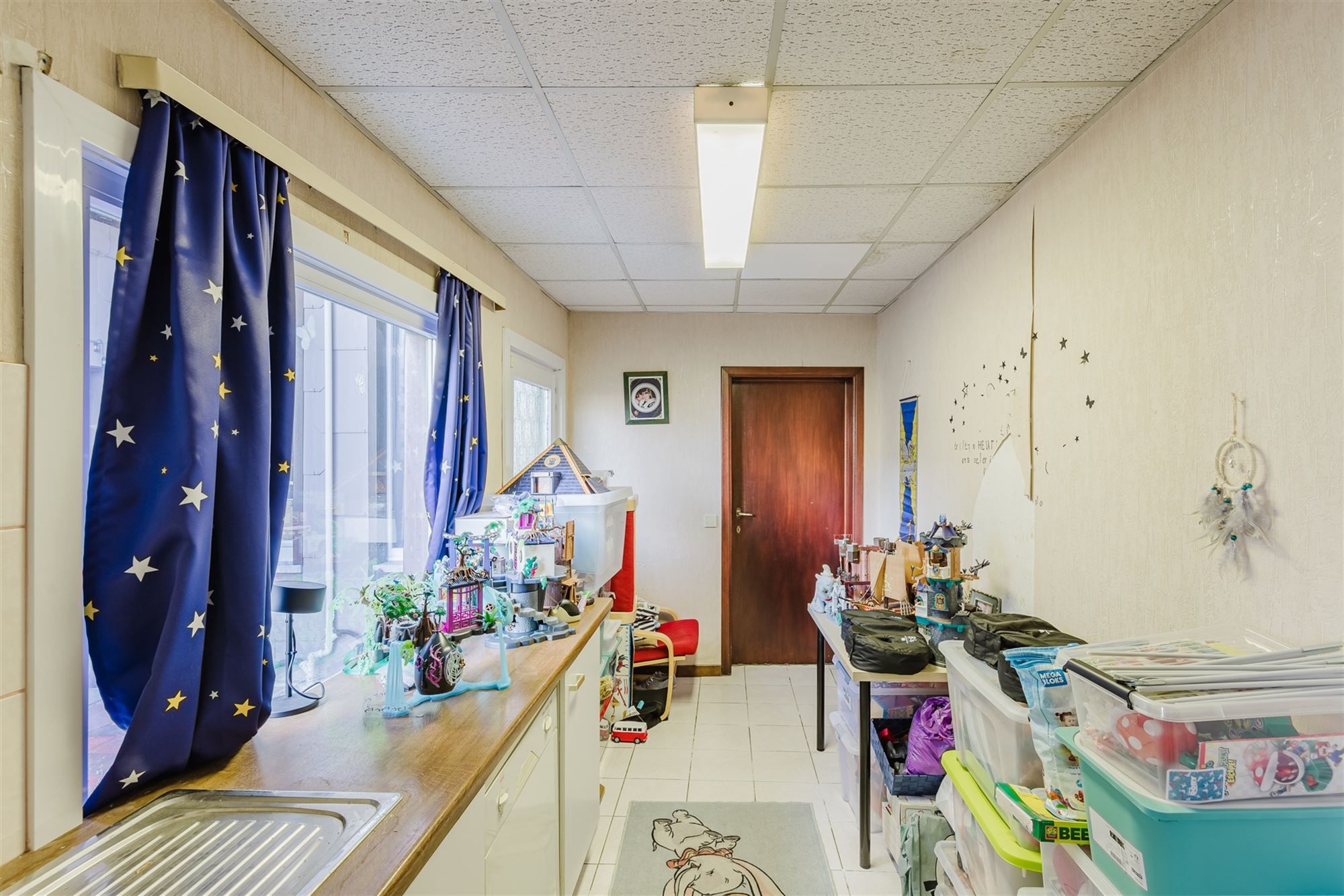 Bijzonder ruime woning met tuin en garage foto 8