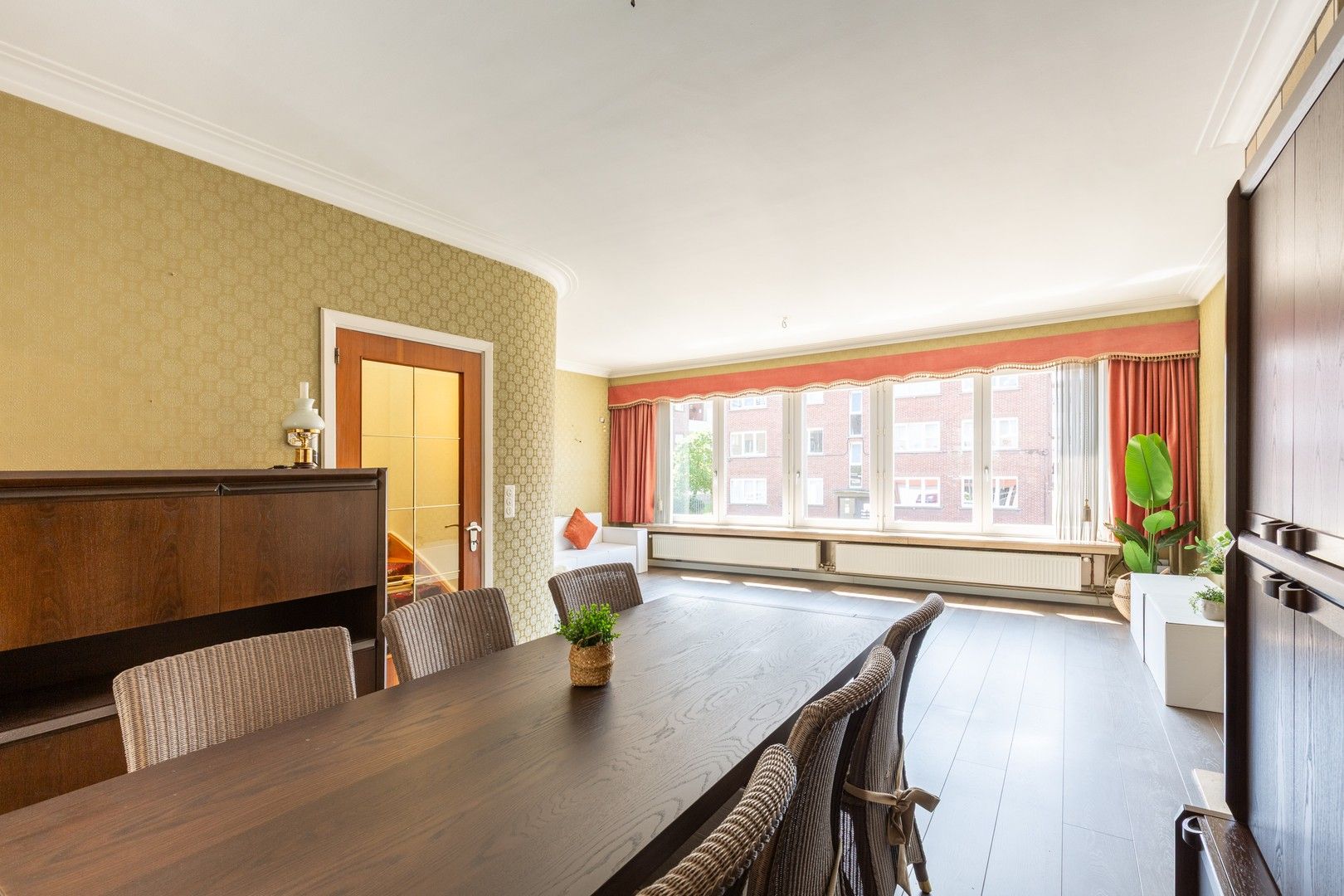 Zeer lichtrijke woning met unieke veranda foto 14