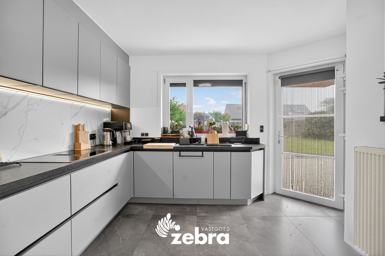 Instapklare woning met garage en 3 slaapkamers in kindvriendelijke wijk te Oostnieuwkerke! foto 9