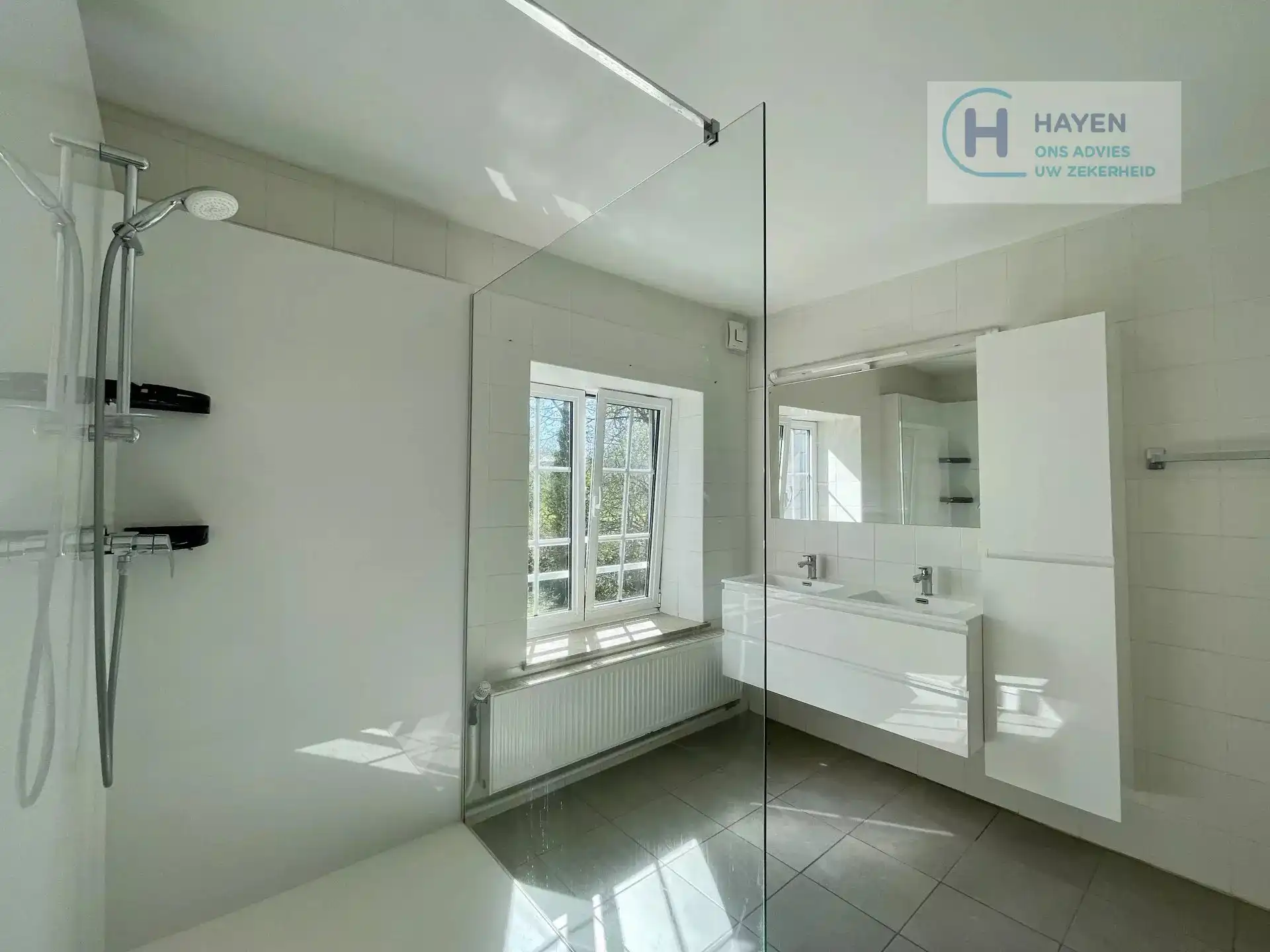 Villa met 4 slaapkamers en tuin foto 27