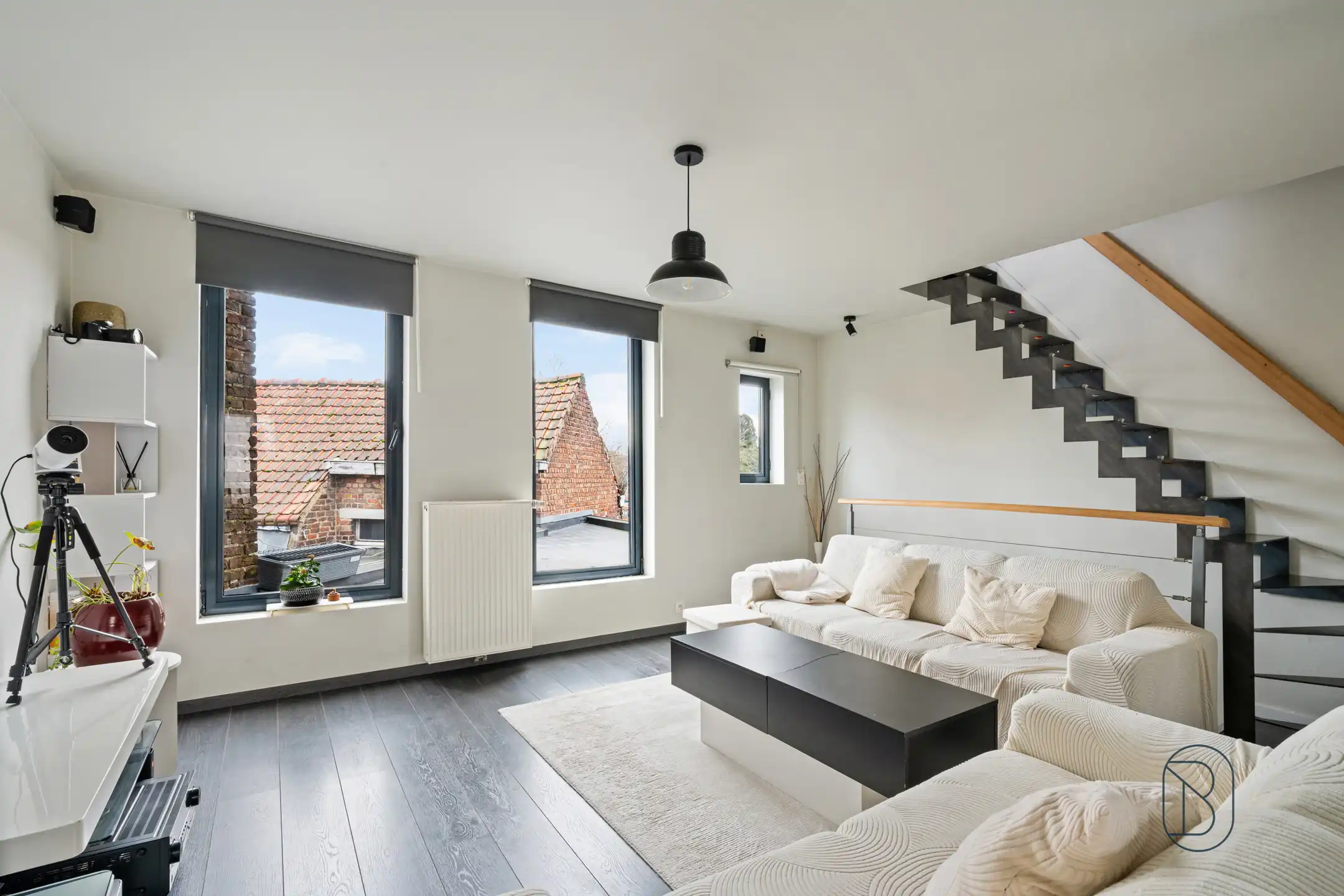 Topgelegen handelspand met verhuurd duplexappartement foto 12
