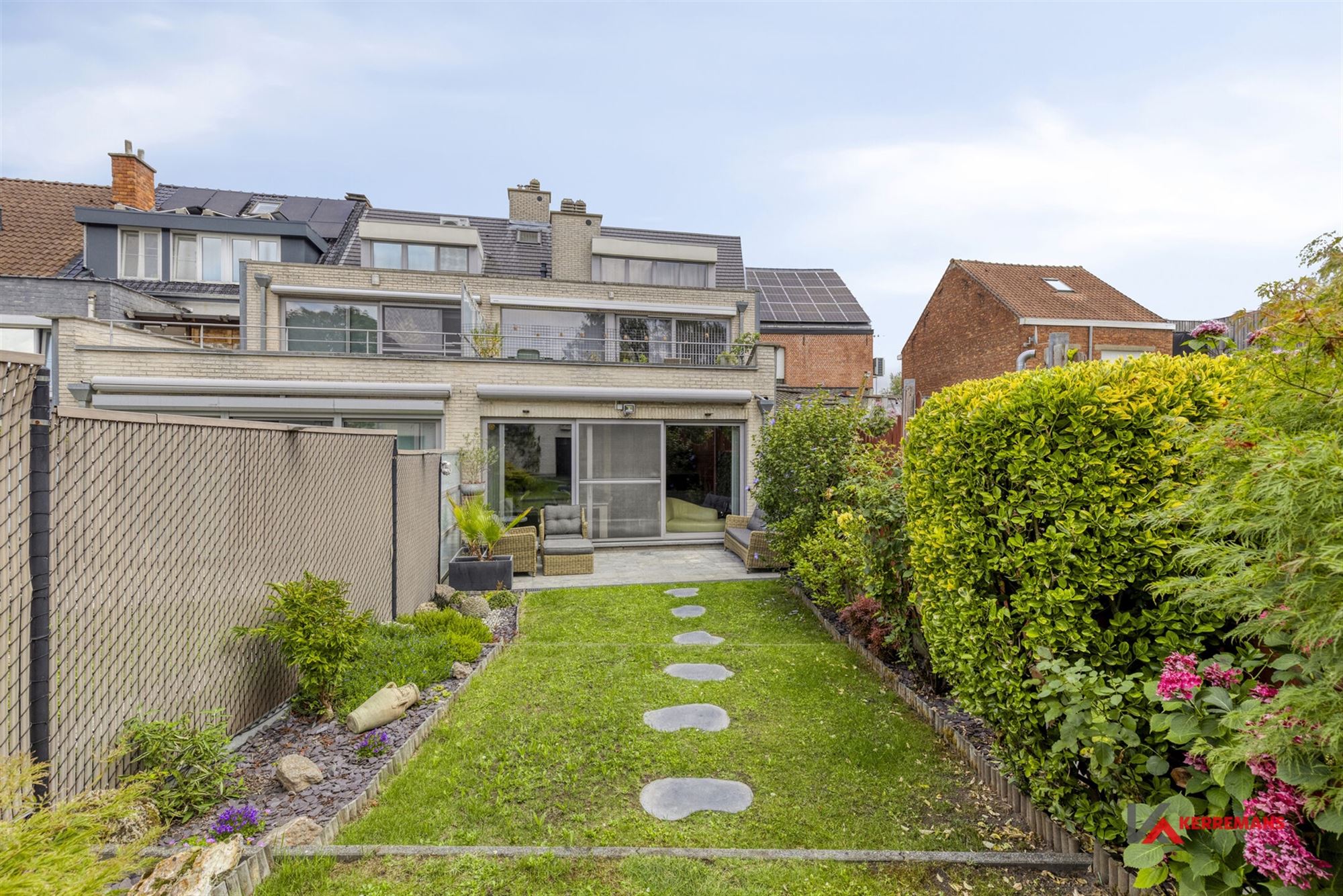 Gelijkvloers appartement met 2 slaapkamers, tuin en garage.  foto 20