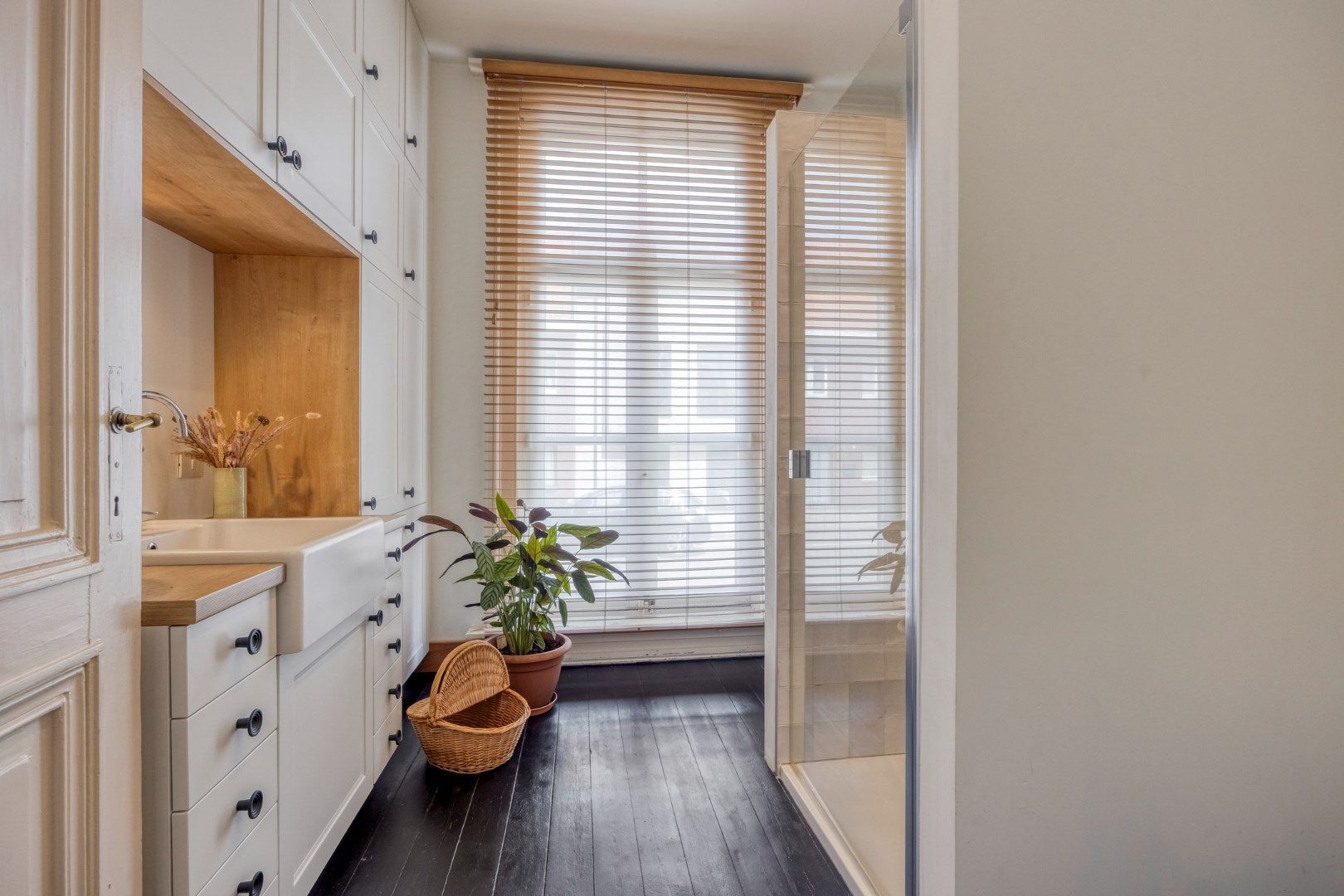 Instapklaar herenhuis met 4/5 slpks, centraal gelegen in Achterbos !  foto 14