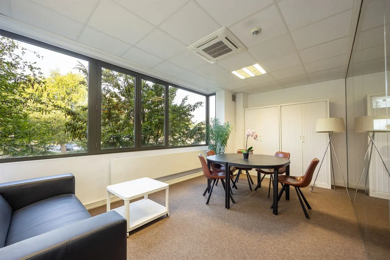 Instapklare kantoorruimte van 235 m² nabij E19 en A12  foto 3