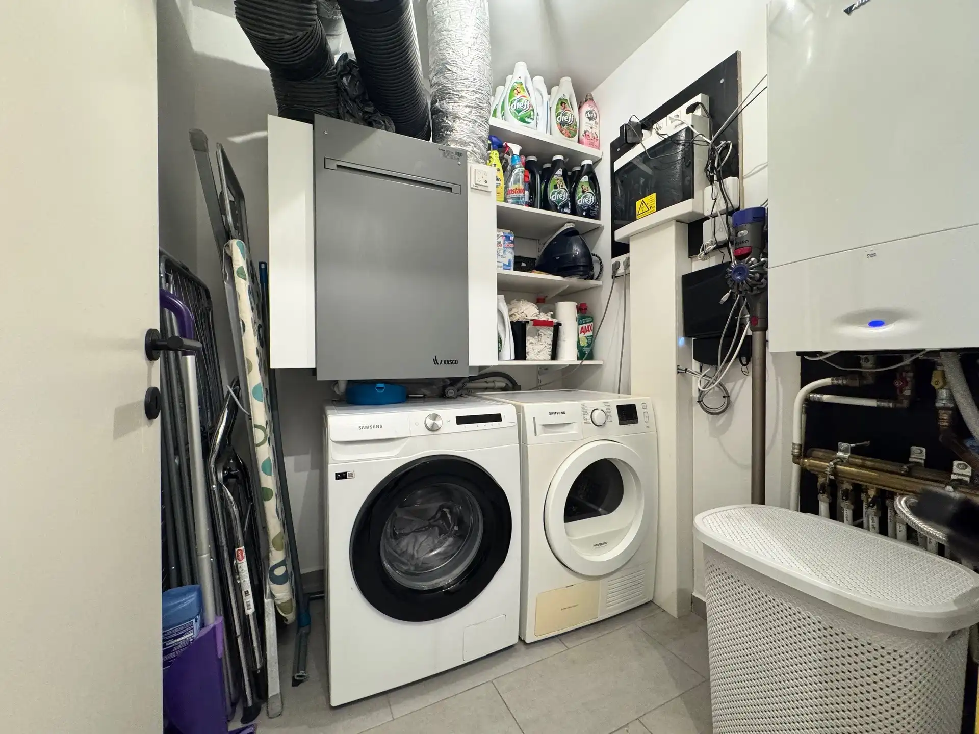 Prachtig gelijkvloers appartement met twee slaapkamers, tuin en garage foto 11