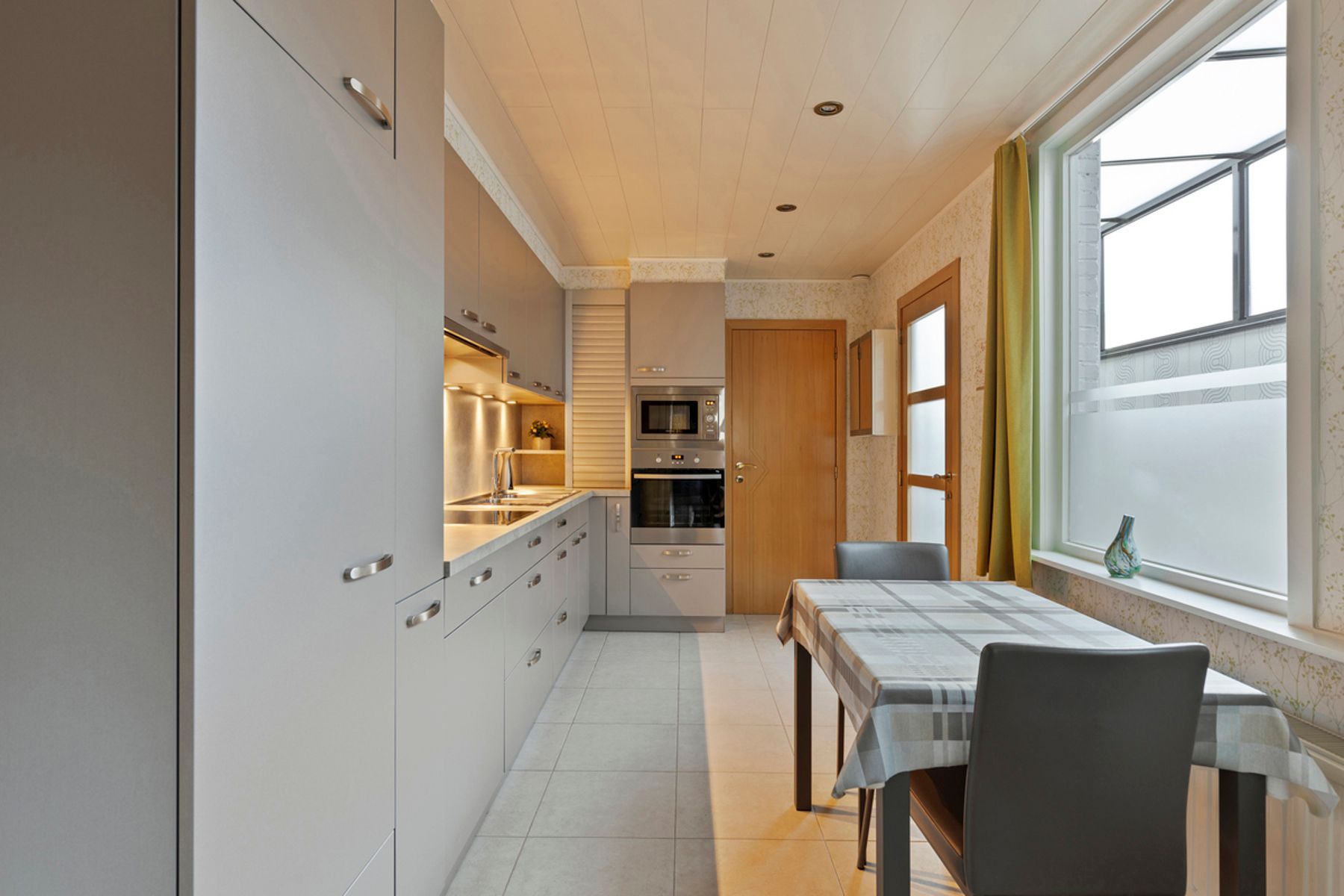 Instapklare centrumwoning met garage en autostaanplaats.  foto 12
