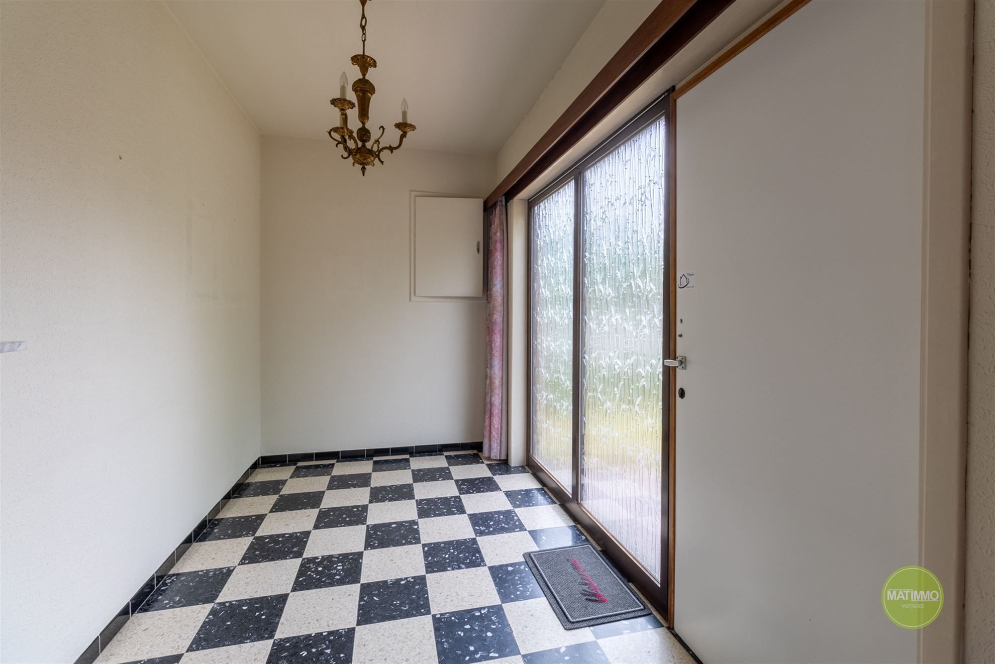 Vrijstaande laagbouwwoning met grote tuin in Mol-rauw foto 3