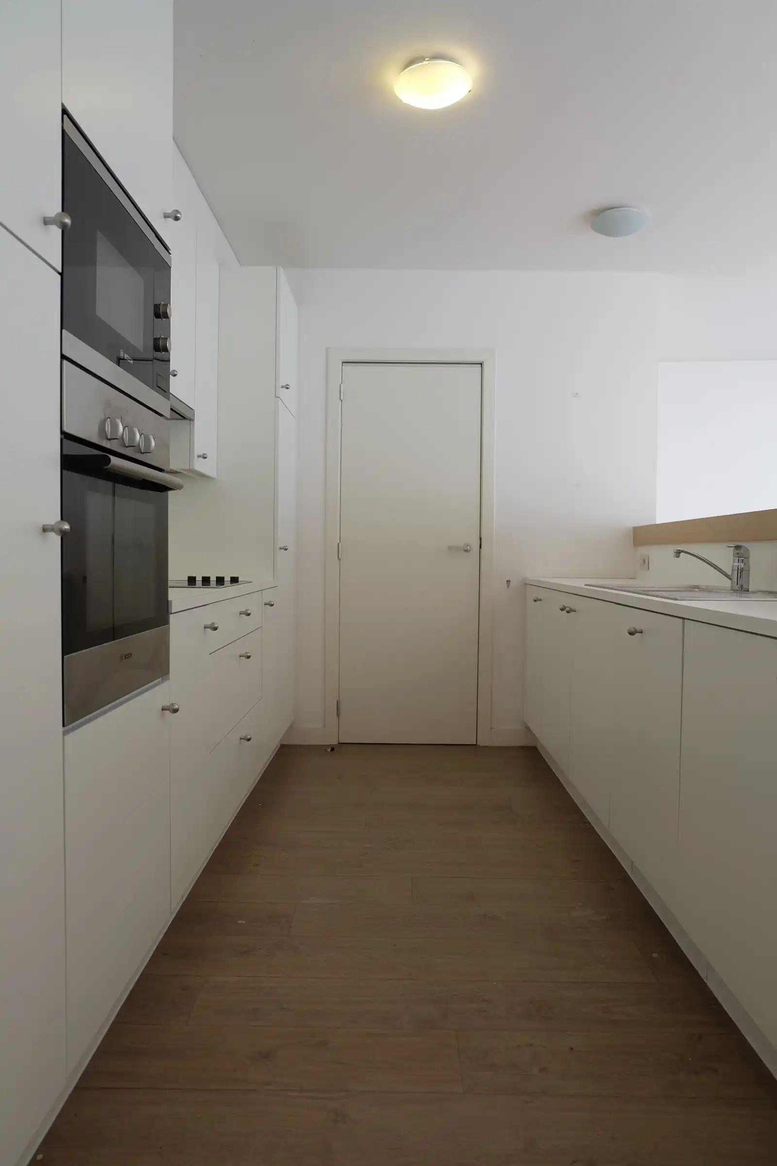 Ruim  3-slaapkamerappartement in hartje Waregem te huur foto 6