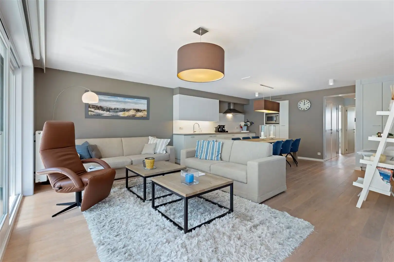 Prachtig afgewerkt  appartement met 2 slaapkamers in topstaat foto 2