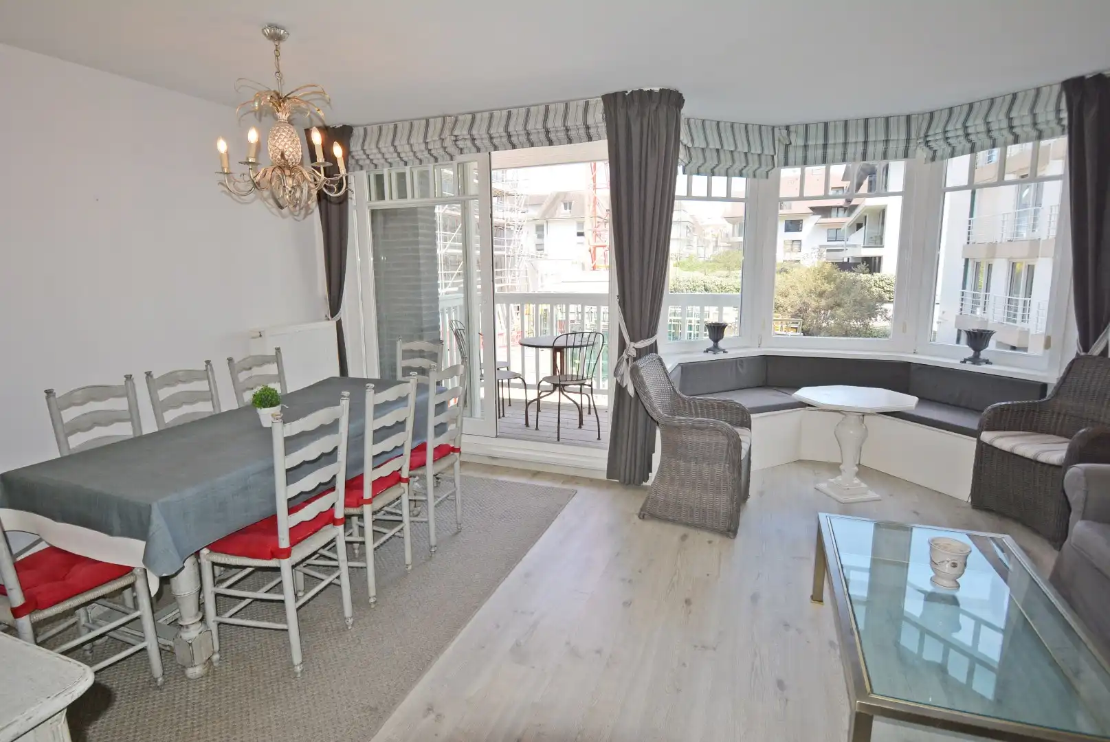 Appartement in hartje Zoute. foto 3