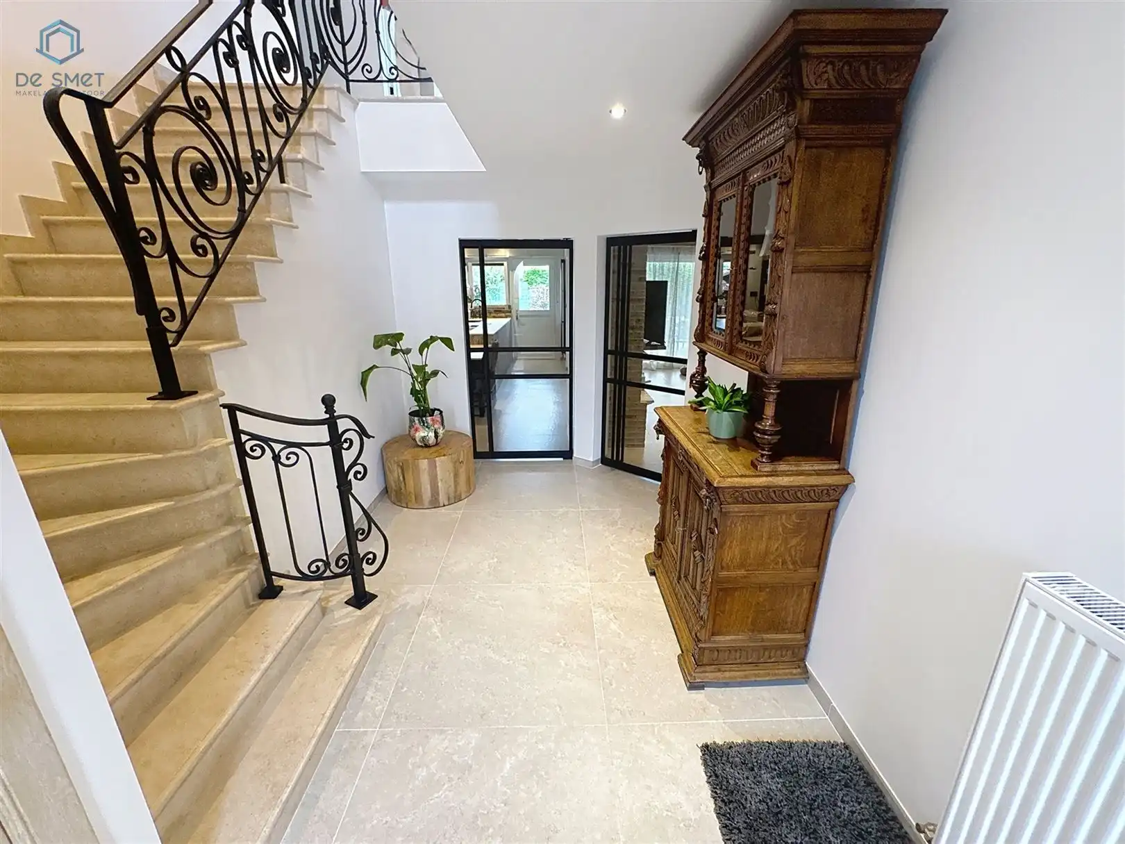 Prachtig gerenoveerde villa met 4 slaapkamers, garage en zwembad foto 2