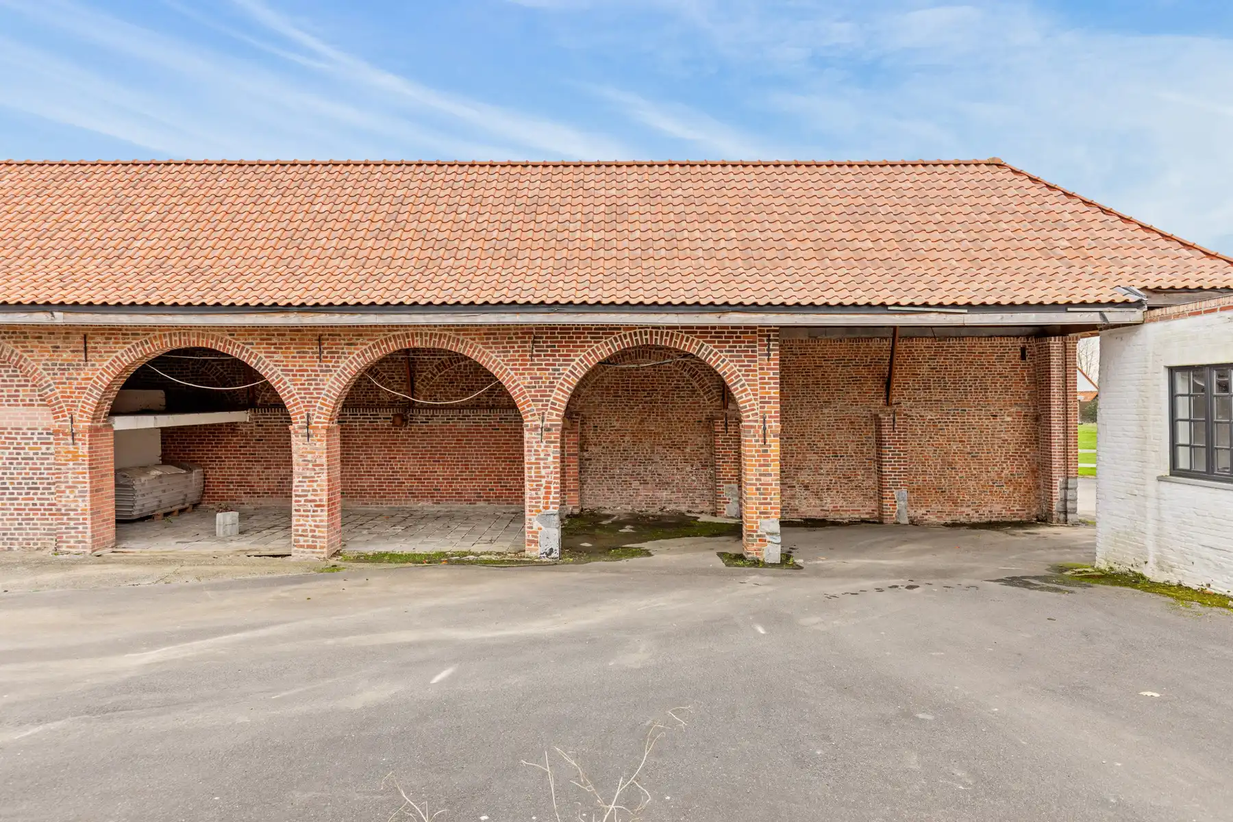 Unieke vierkantshoeve met eindeloze mogelijkheden foto 5