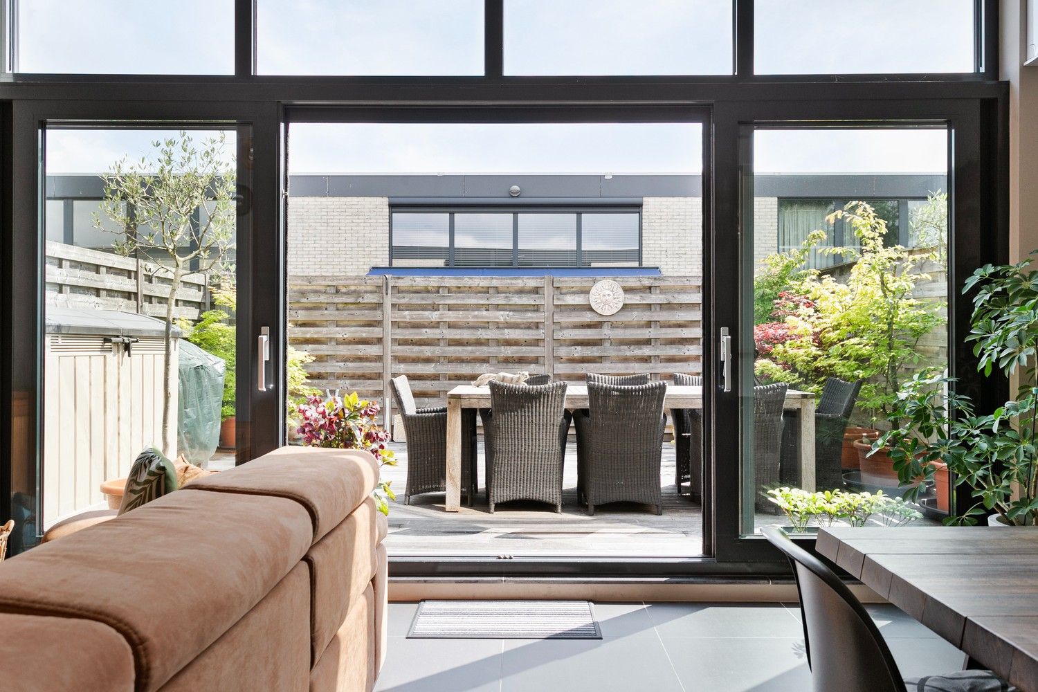 Instapklaar appartement met 2 slaapkamers, terras en staanplaats. foto 6