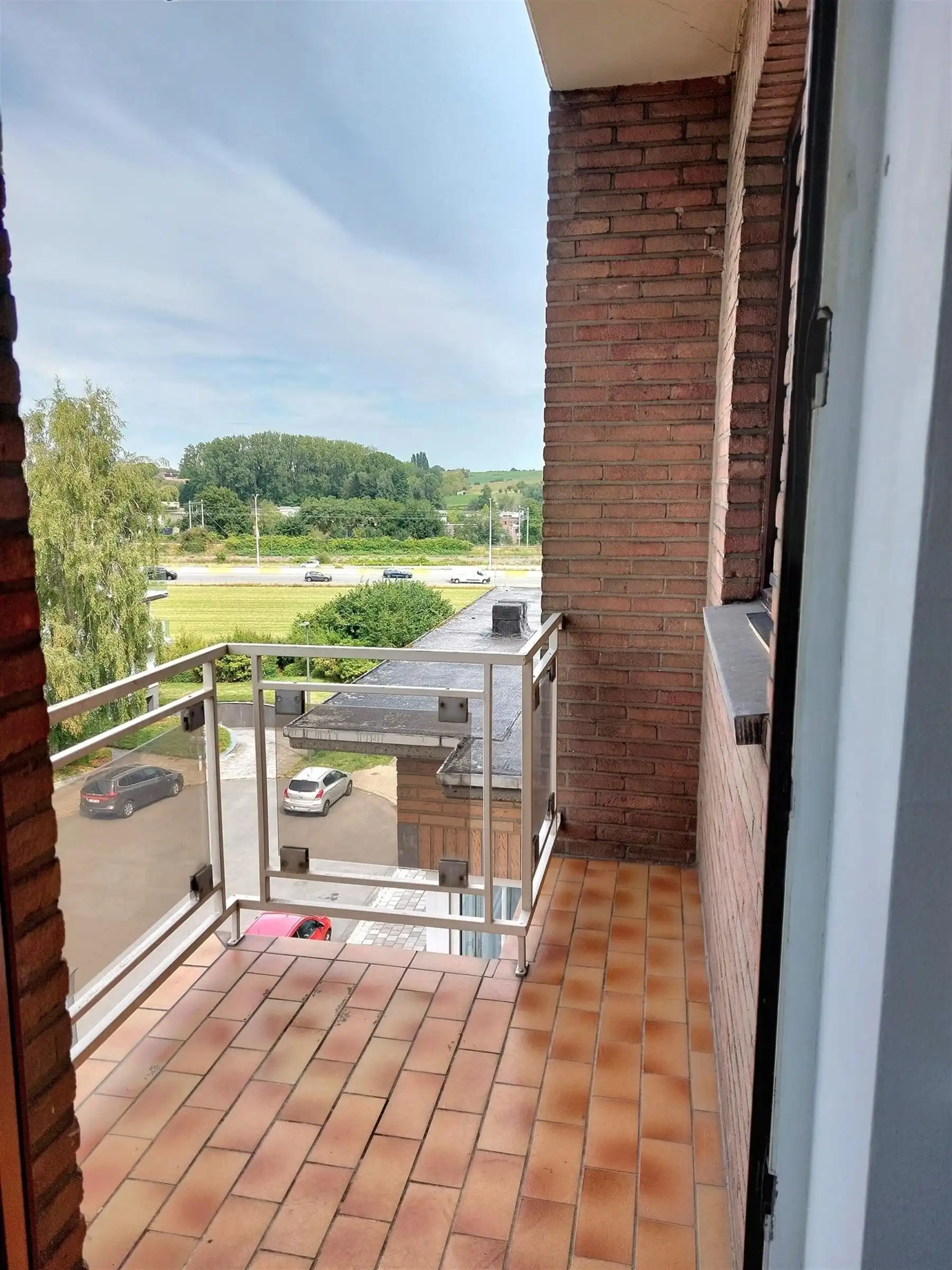 APPARTEMENT INCLUSIEF GARAGE EN 2 SLKMS foto 2