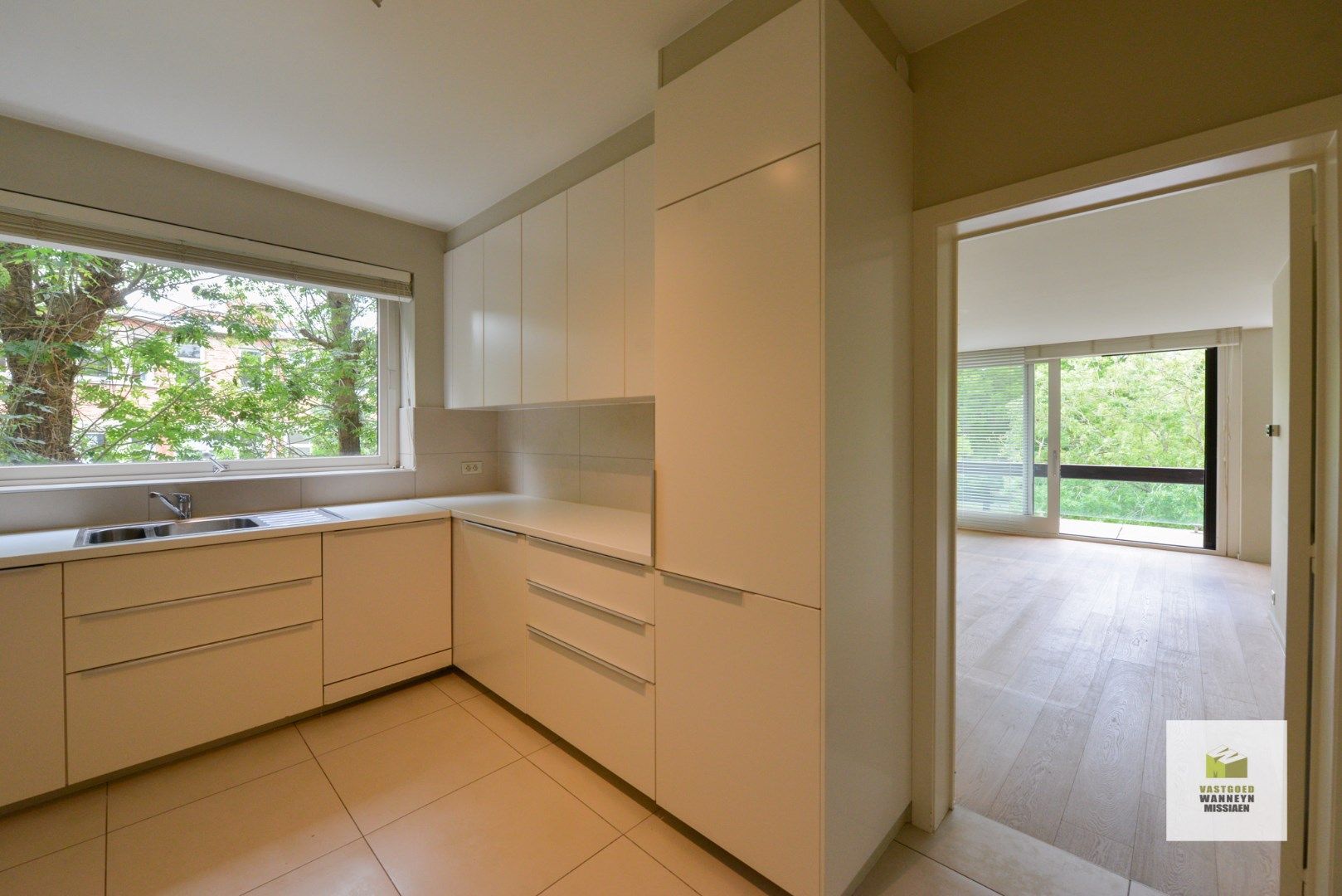 Gerenoveerd 3slpk appartement met 3 terrassen en ondergrondse staanplaats te centrum Brugge foto 21