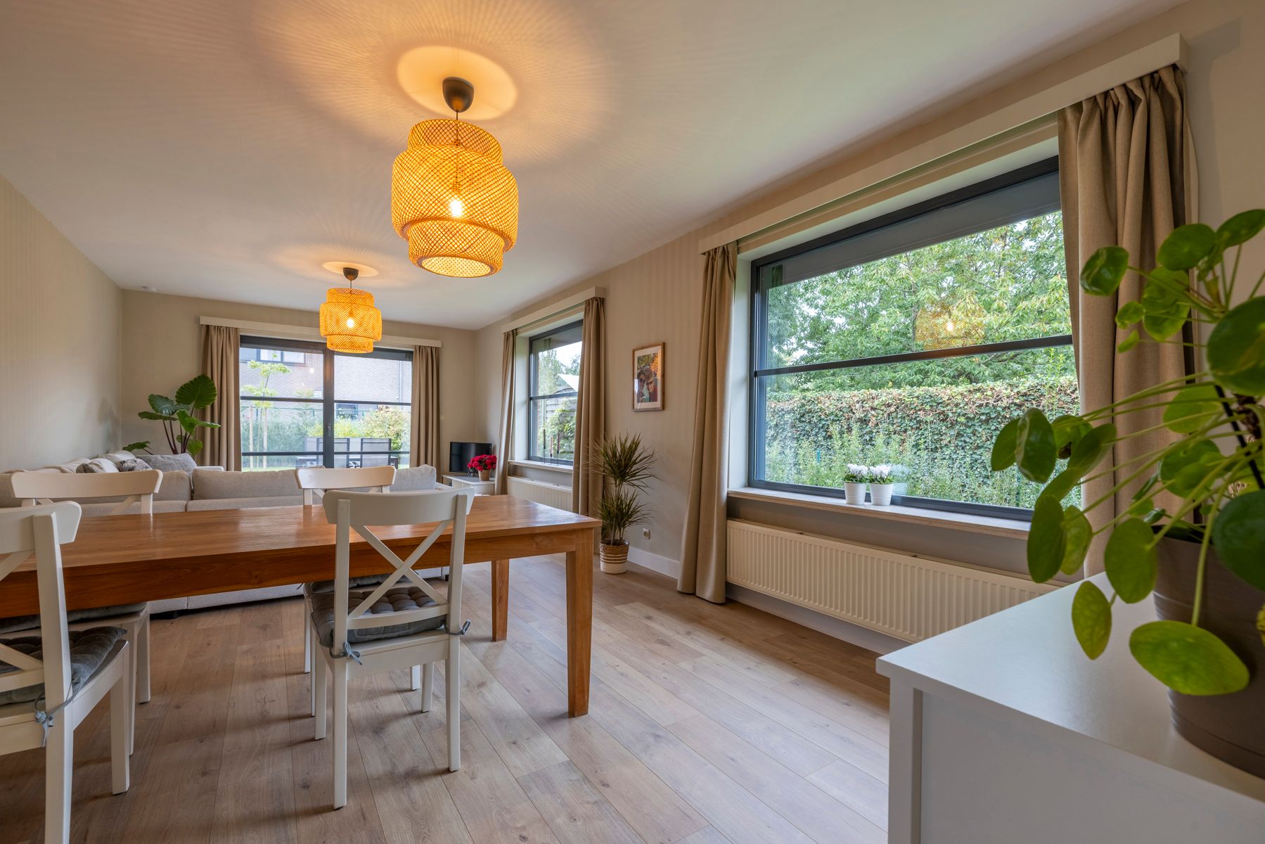 Bungalow met 3 slaapkamers, garage en tuin te koop! foto 8