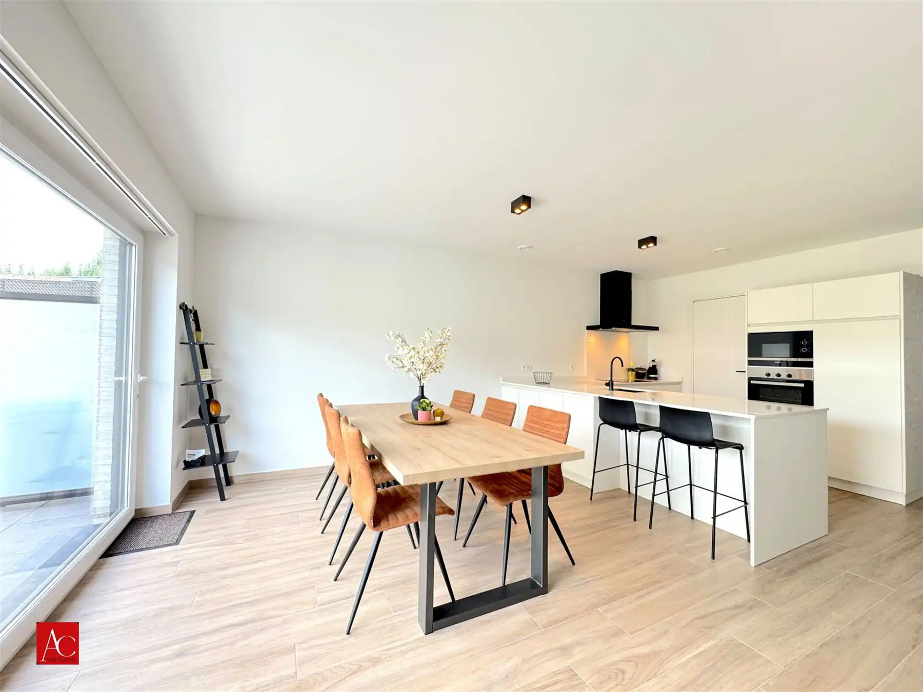 Gelijkvloers appartement met garage en 2 slaapkamers  foto 7