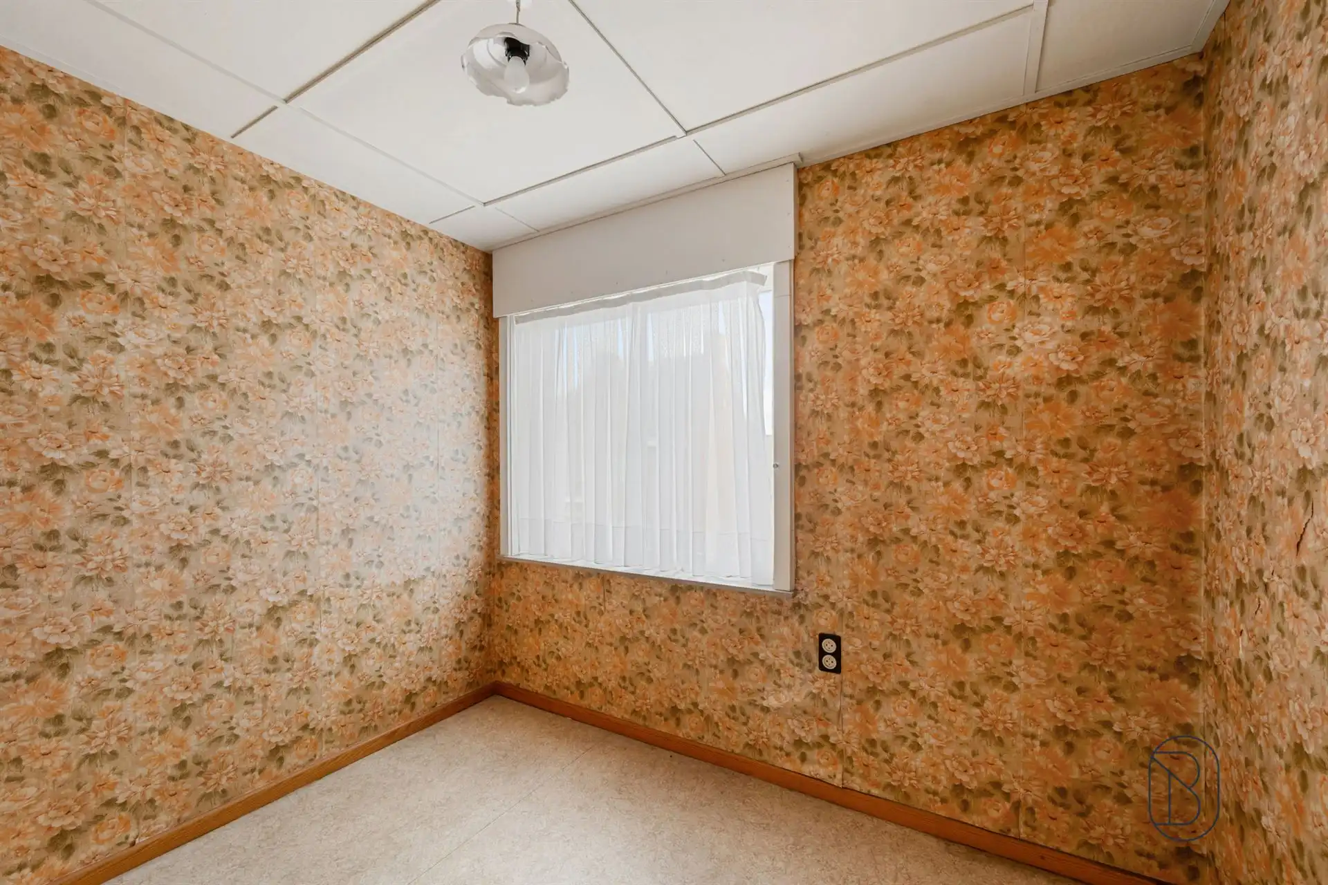 Te renoveren woning met 9 slpk, garage en tuin in Deerlijk foto 13